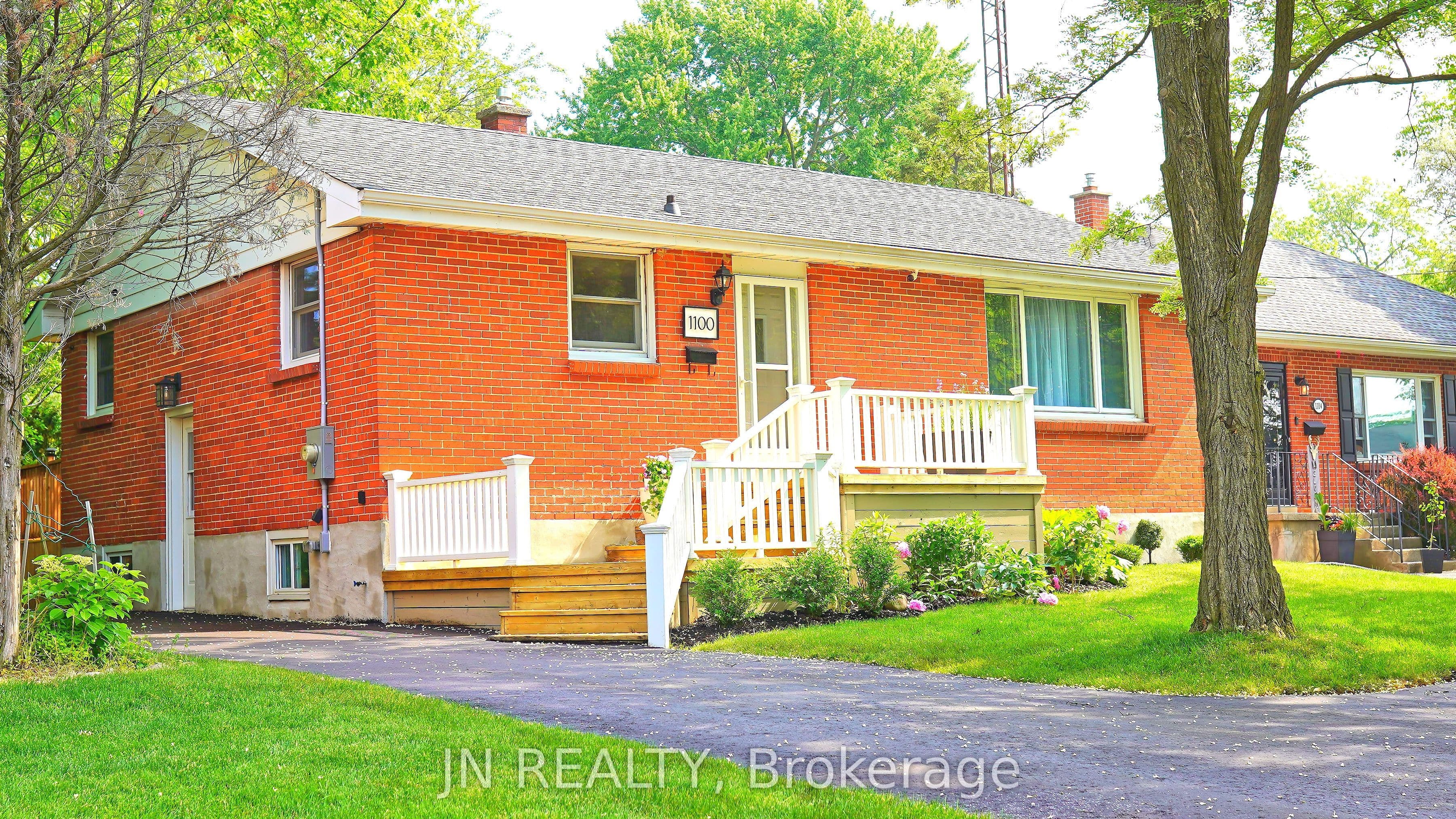 1100 Bruce Street photo 1