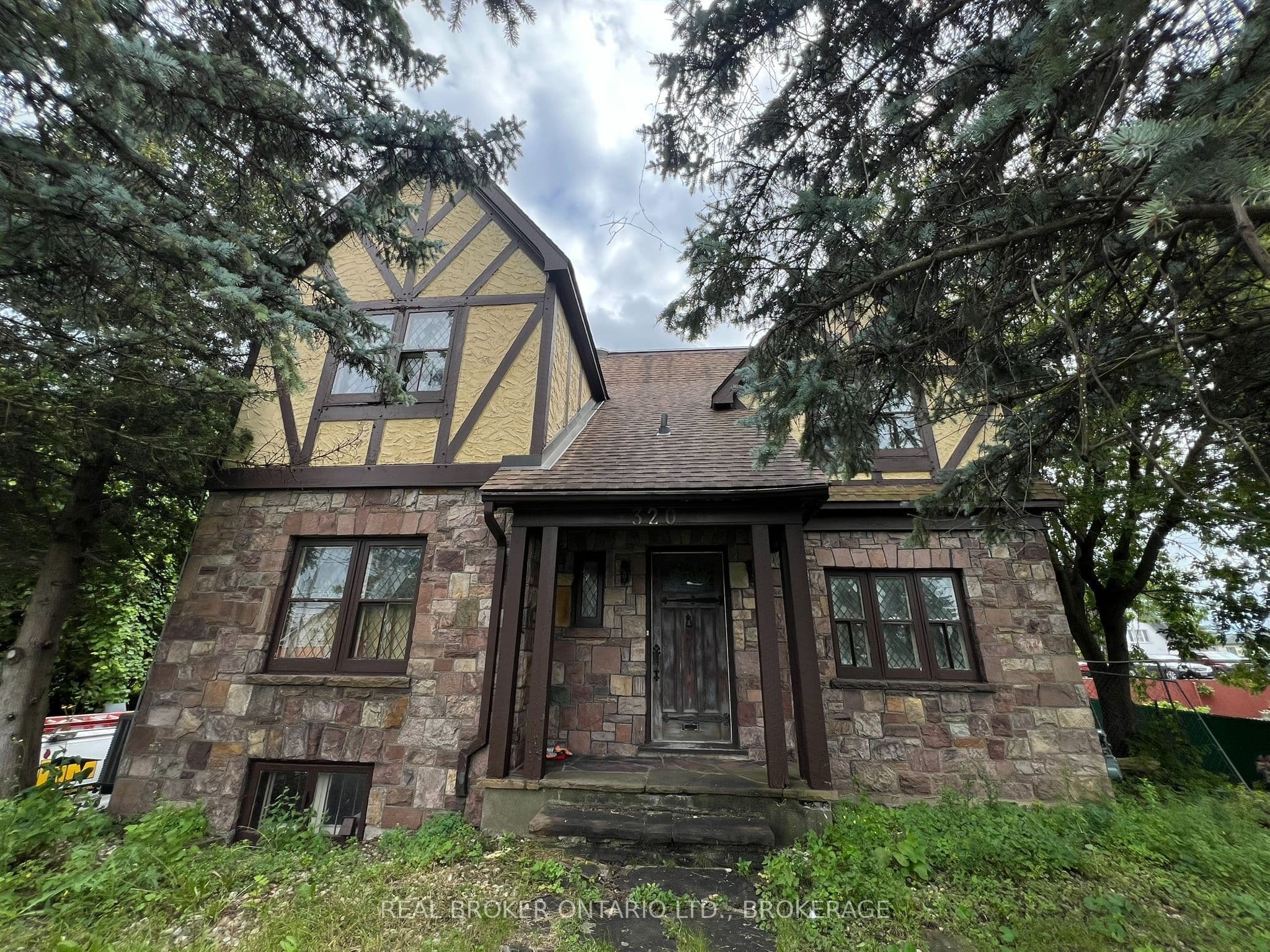 320 2nd Street photo 1