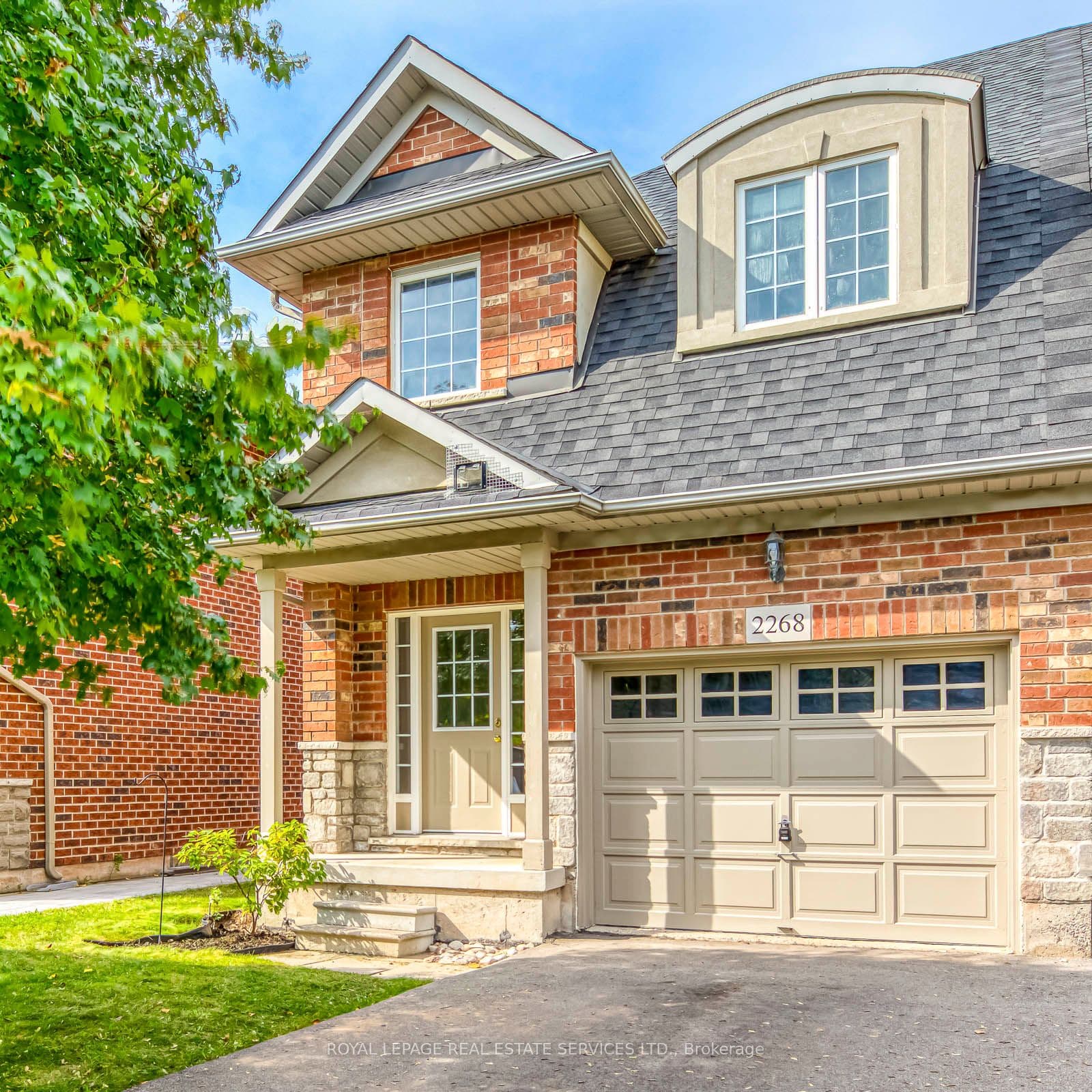 2268 Highcroft Road photo 1