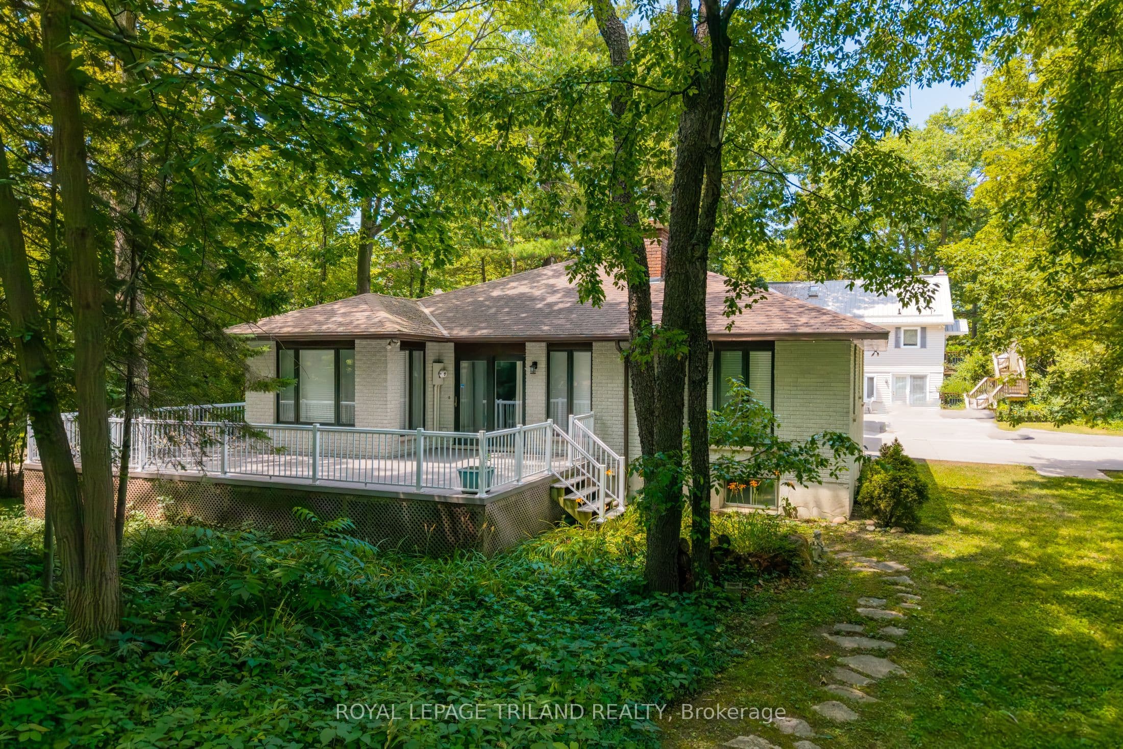 33 Forest Avenue photo 1