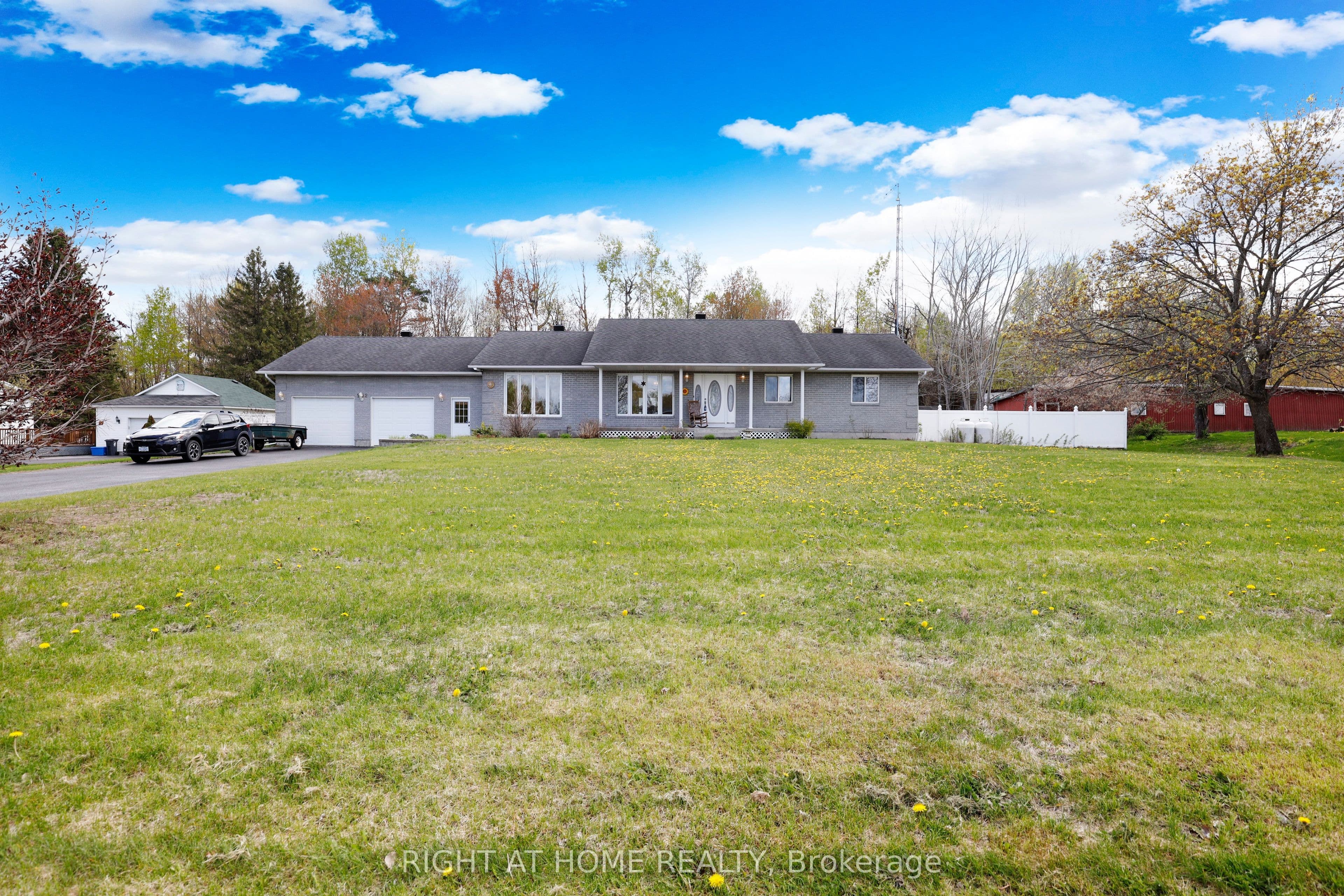 902 Rue Elizabeth Street photo 1