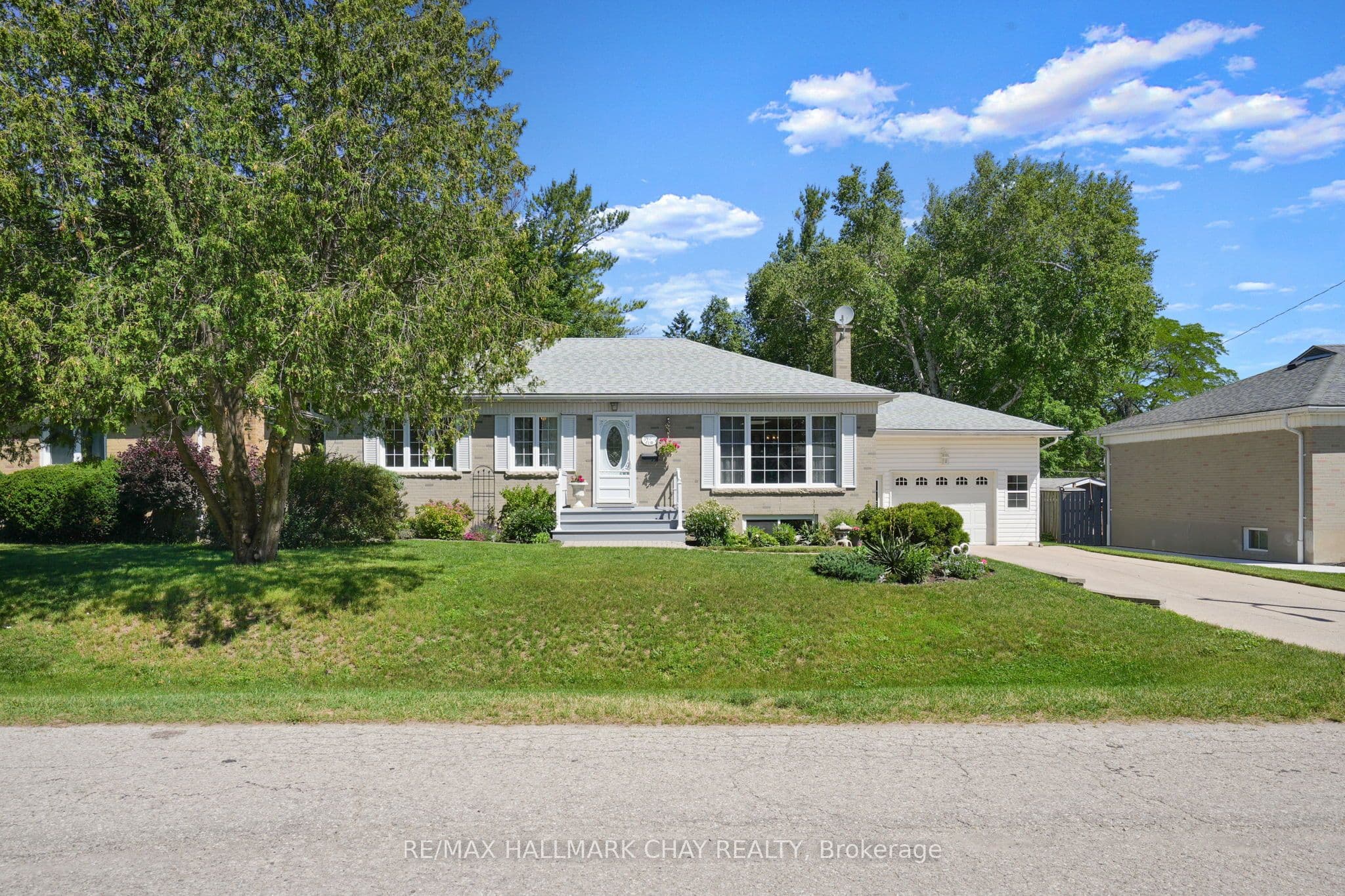 34 Elm Street photo 1