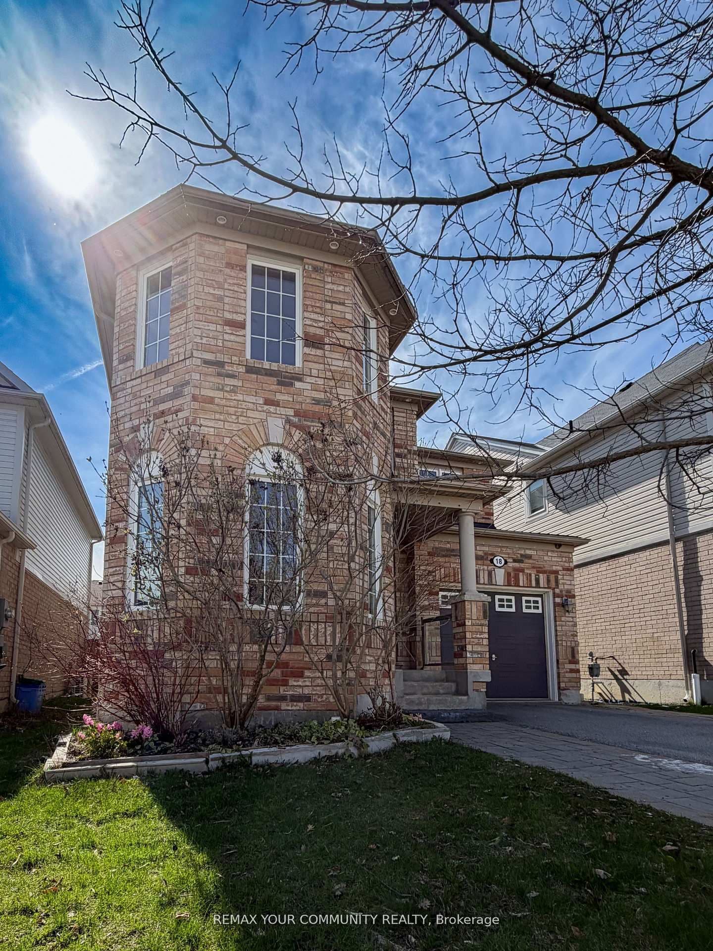 18 Gordon Drive photo 1