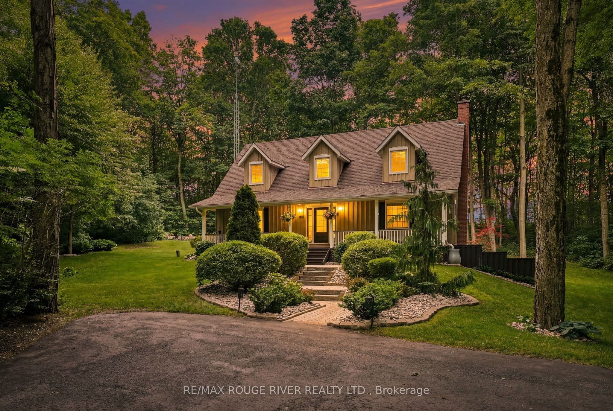 2774 Les Davey Road photo 1