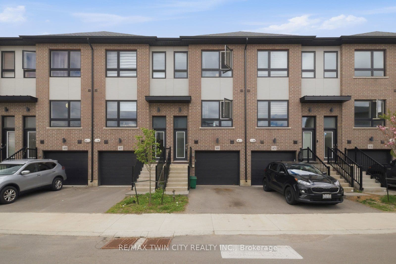 Unit 46 720 Grey Street photo 1