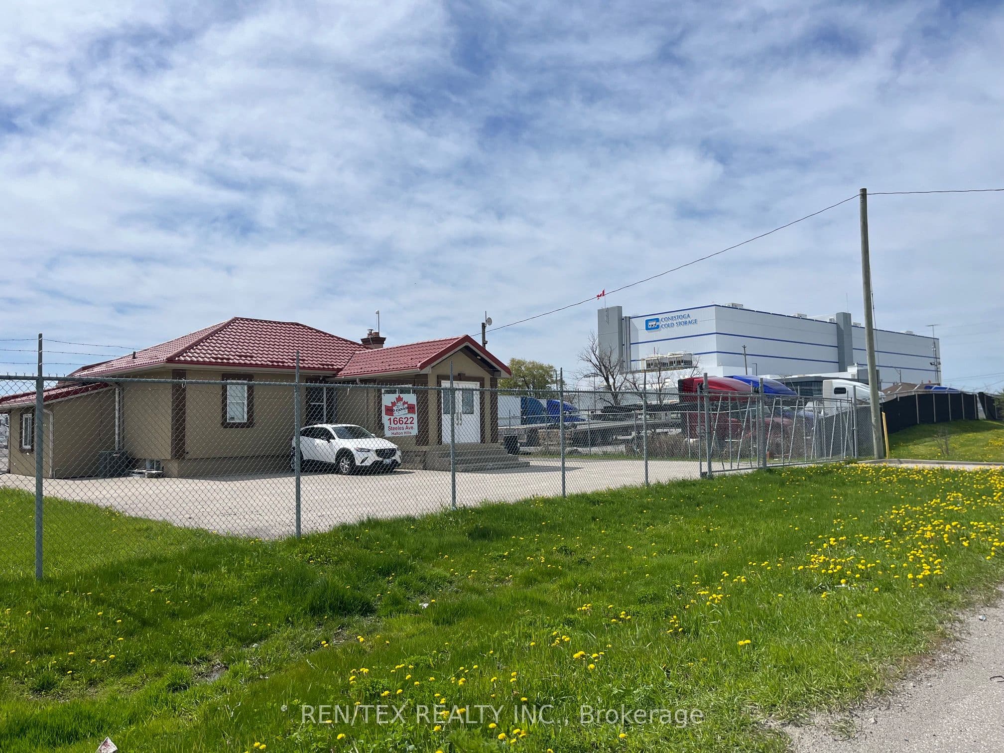16622 Steeles Avenue photo 1