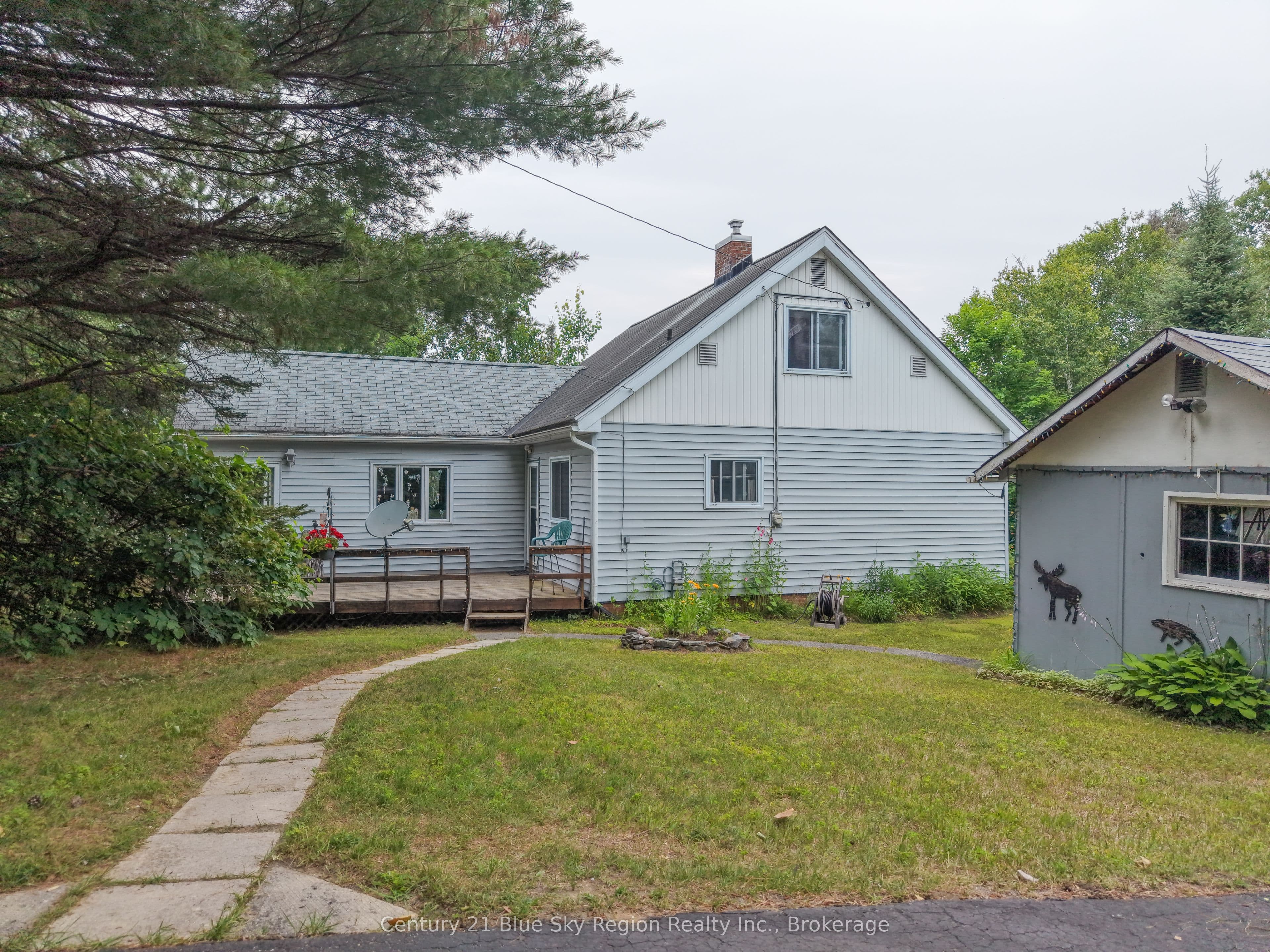 73 O'Connor Drive photo 1