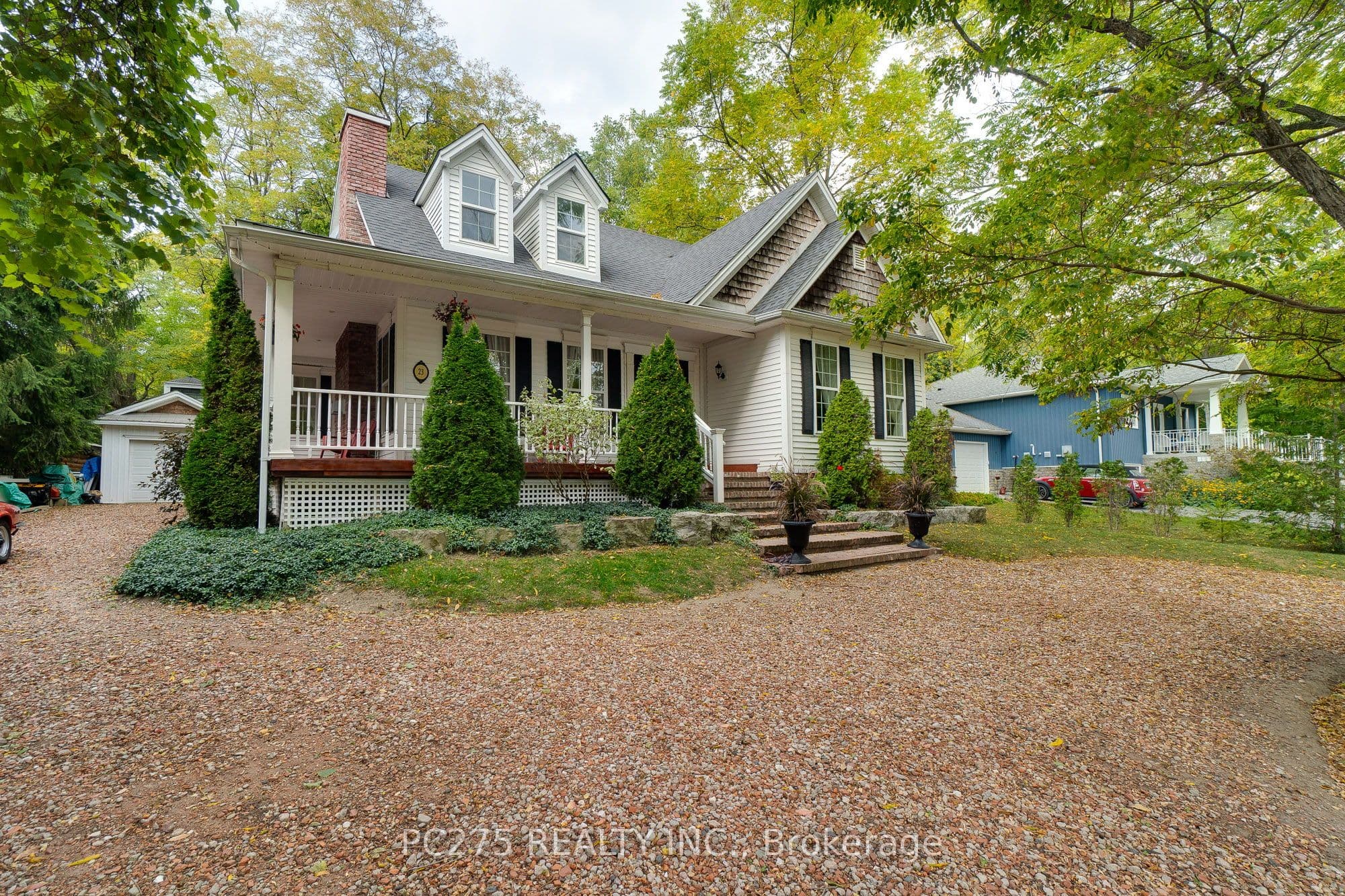 23 Mactavesh Crescent photo 1