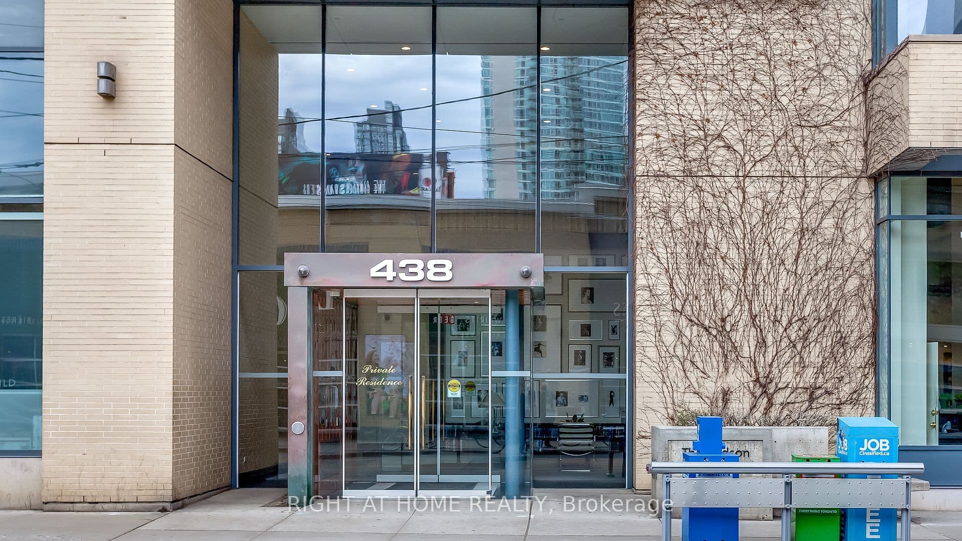 Unit 1403 438 King Street photo 1