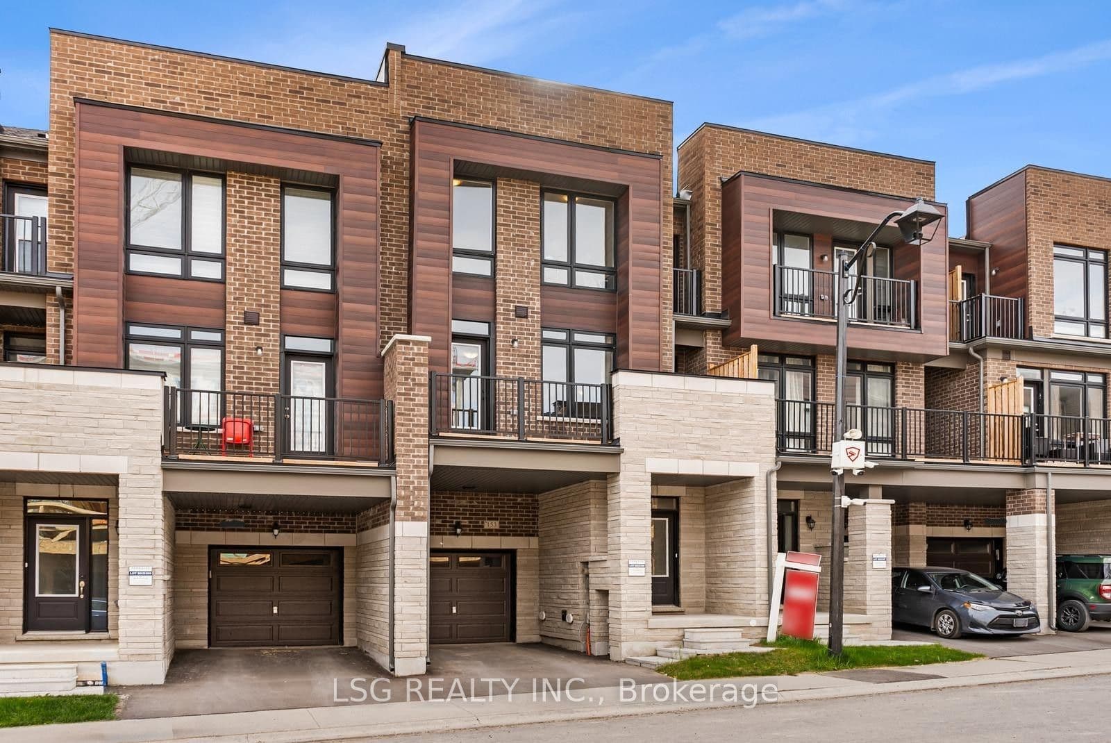 153 Blick Crescent photo 1