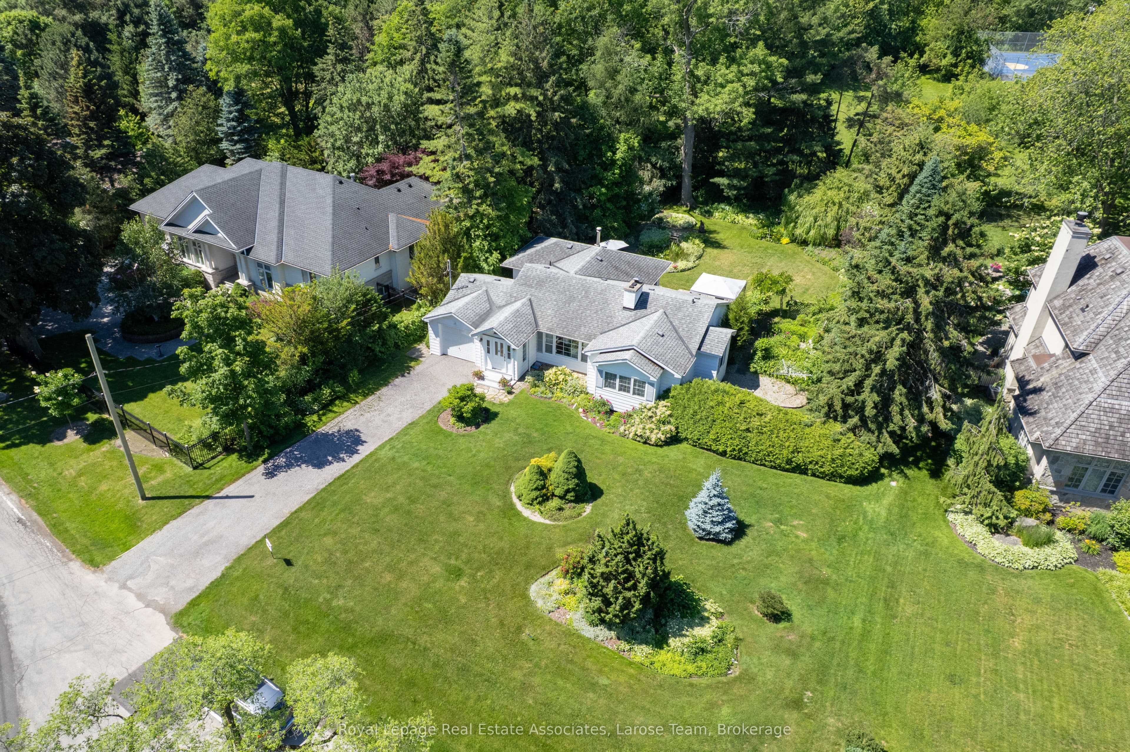 434 Apple Lane photo 1
