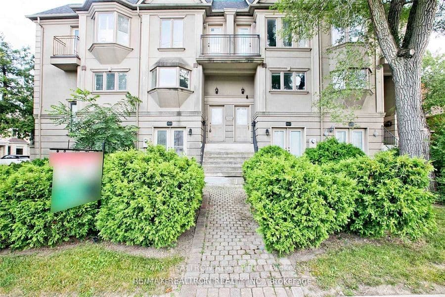 269 Finch Avenue photo 1