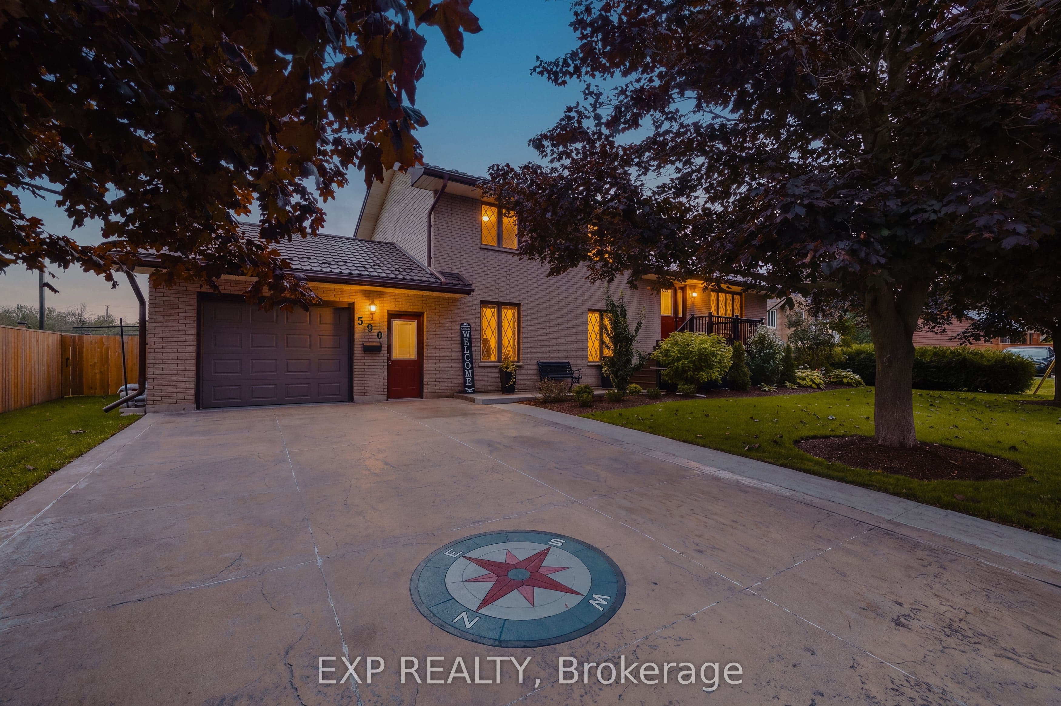 590 Albert Avenue photo 1
