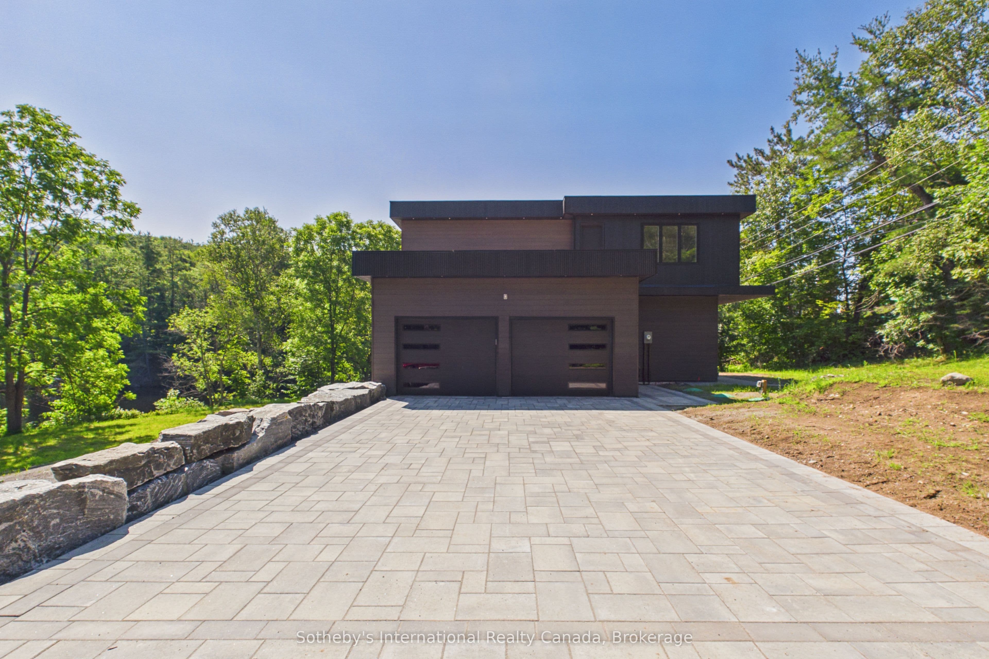 492 Brunel Road photo 1