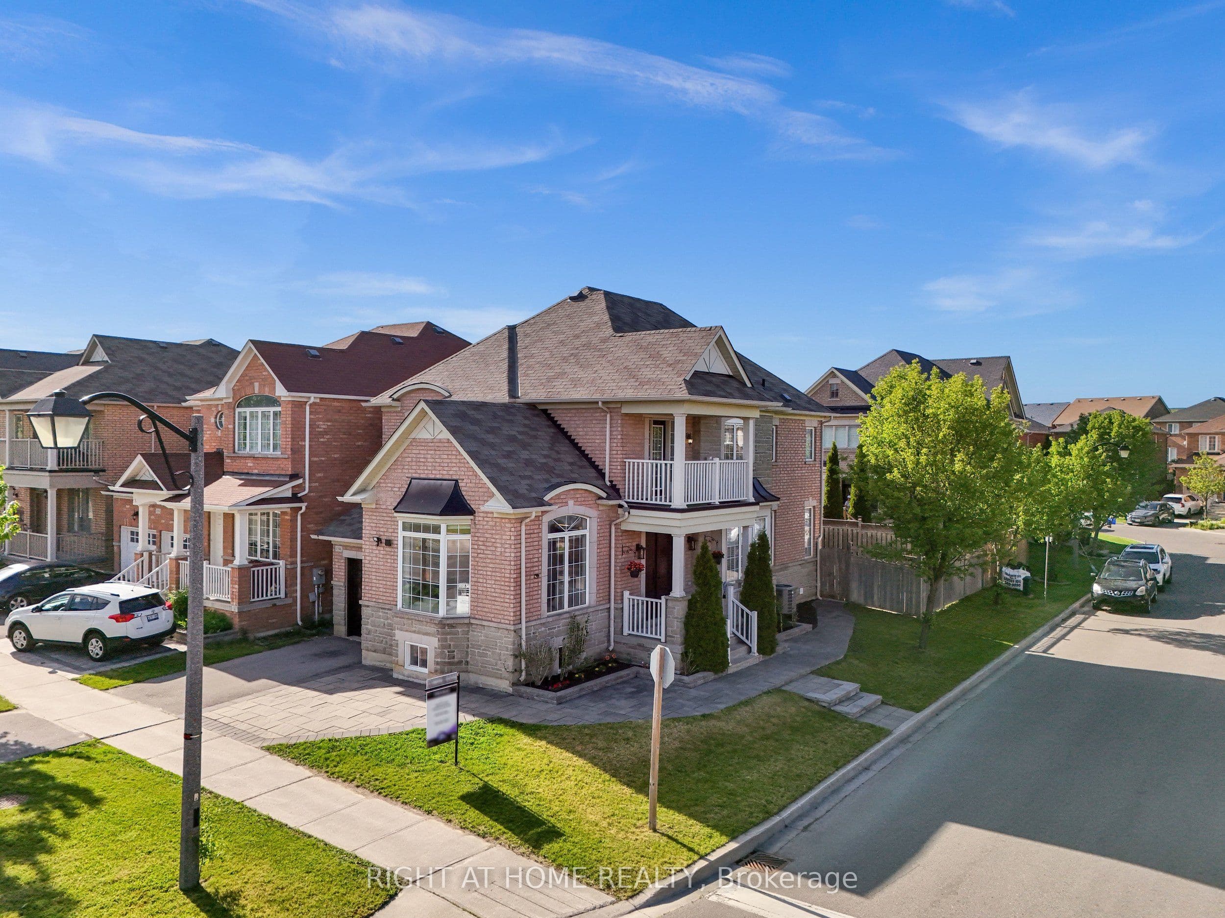 1396 Castlemore Avenue photo 1