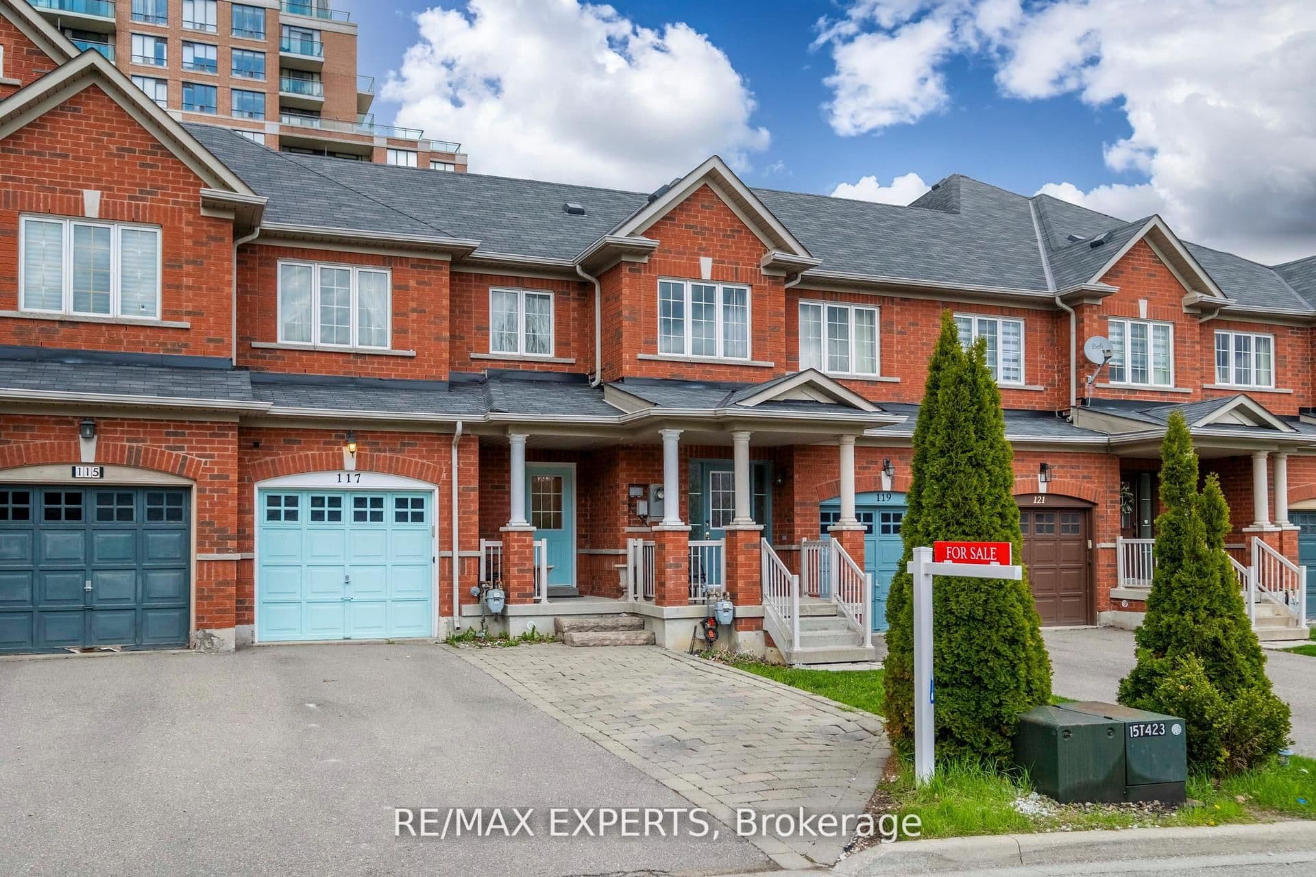 117 Revelstoke Crescent photo 1