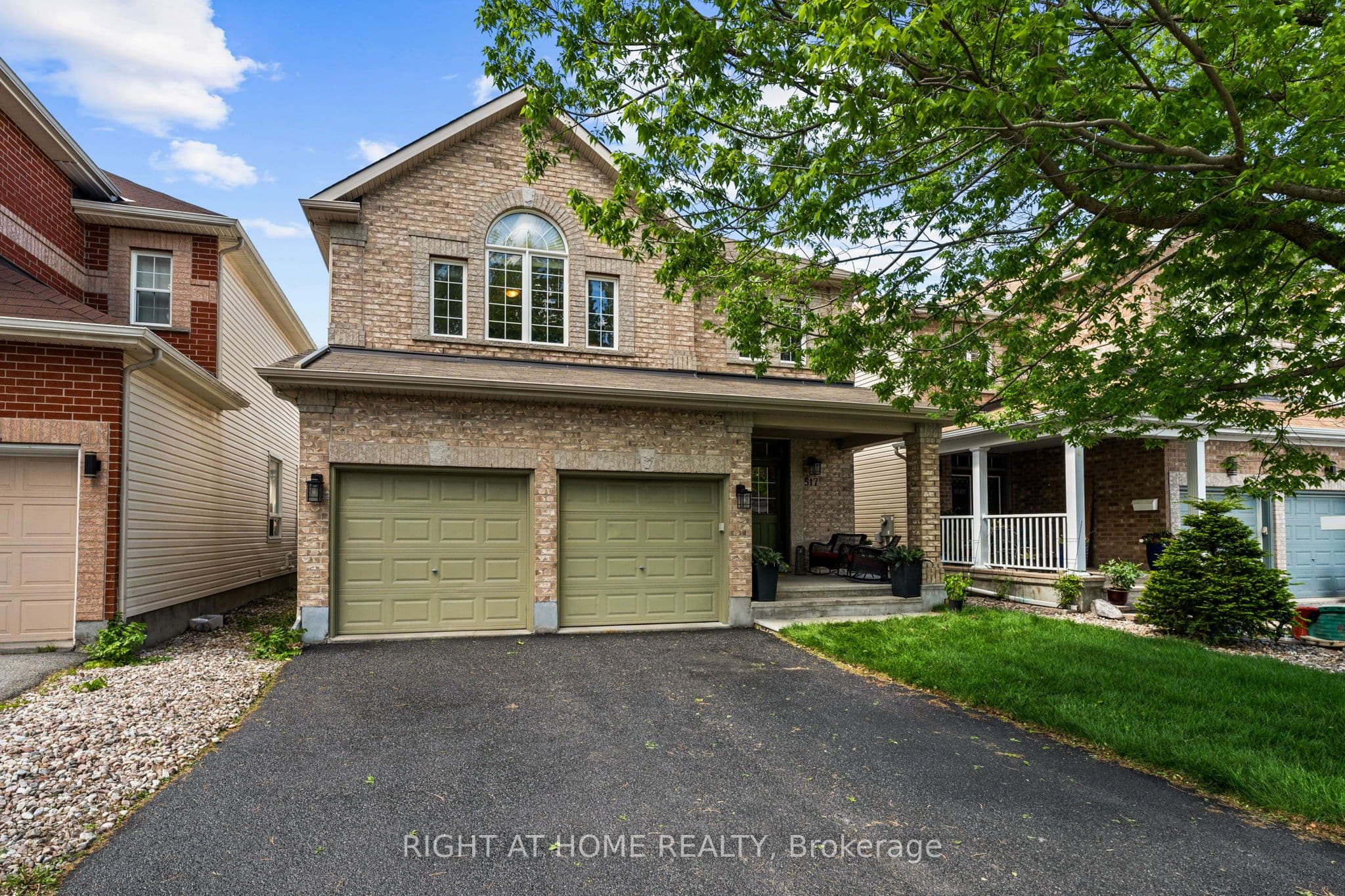 517 STONECHURCH Way photo 1