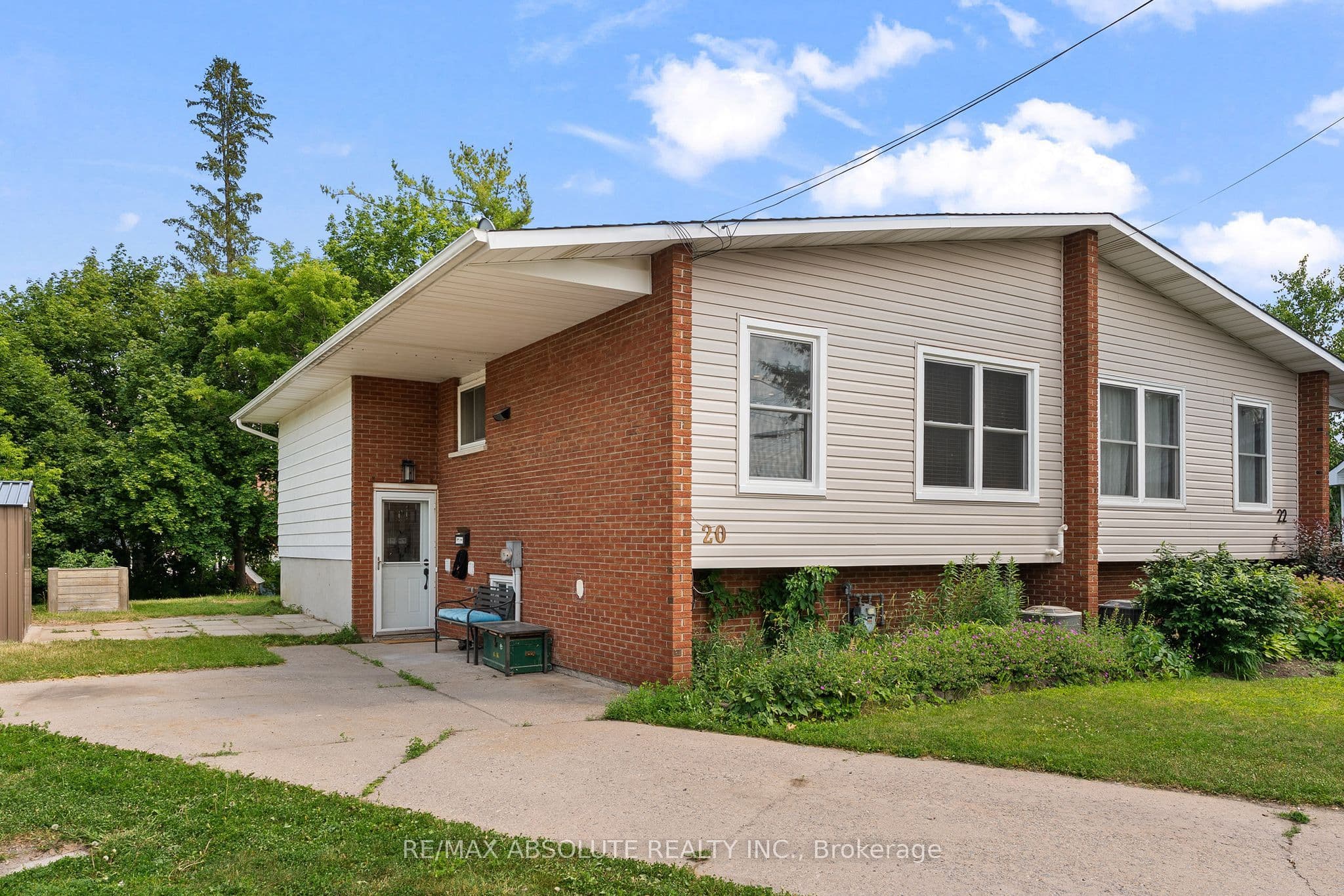 20 Sullivan Crescent photo 1