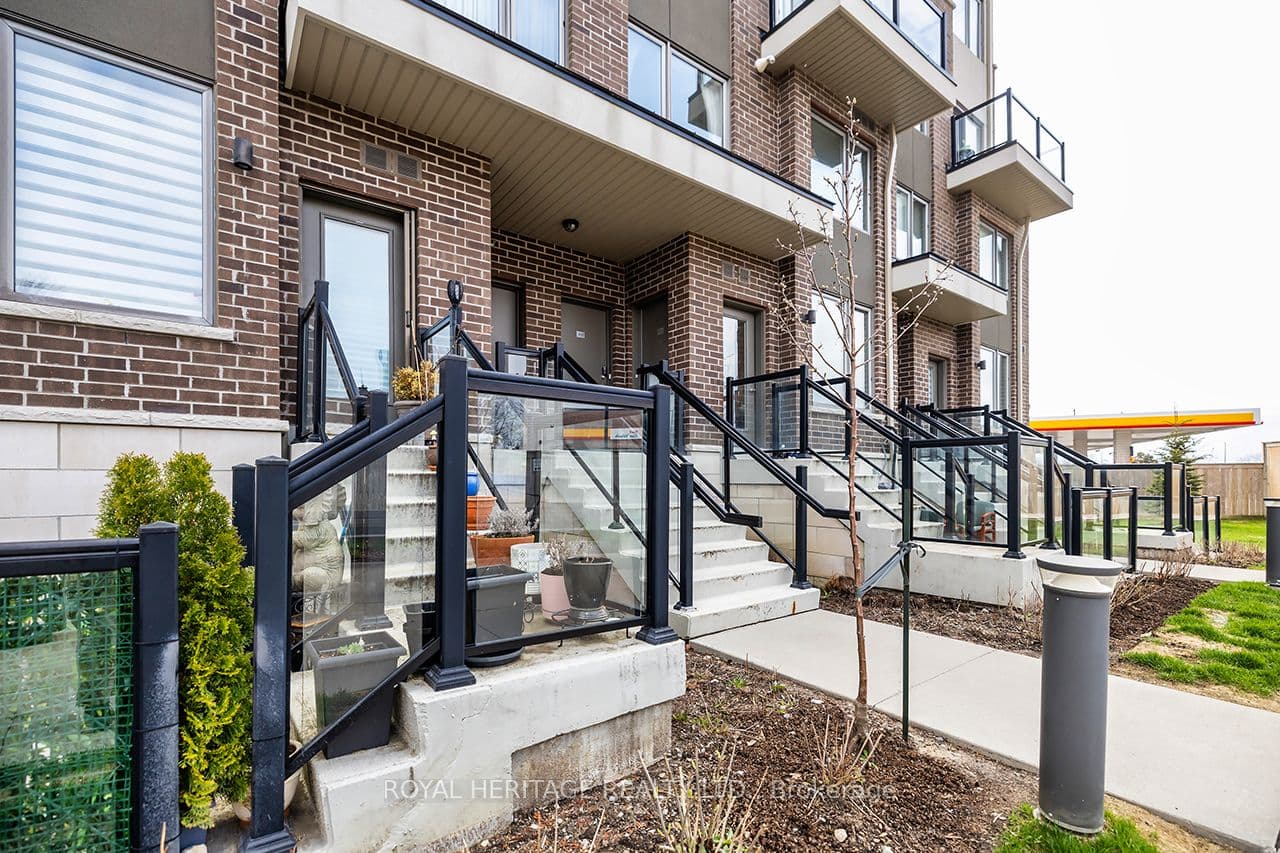 Unit 413 1460 Whites Road photo 1
