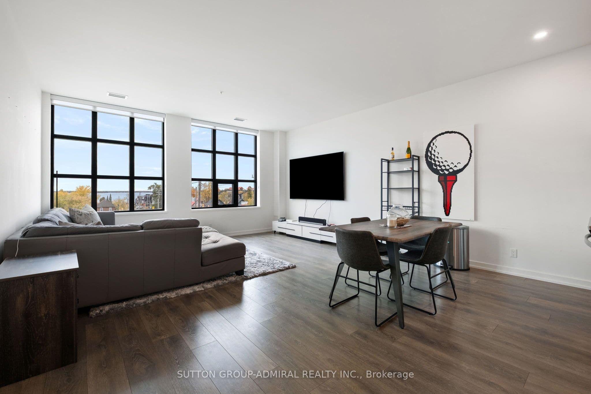 Unit 305 21 Matchedash Street photo 1