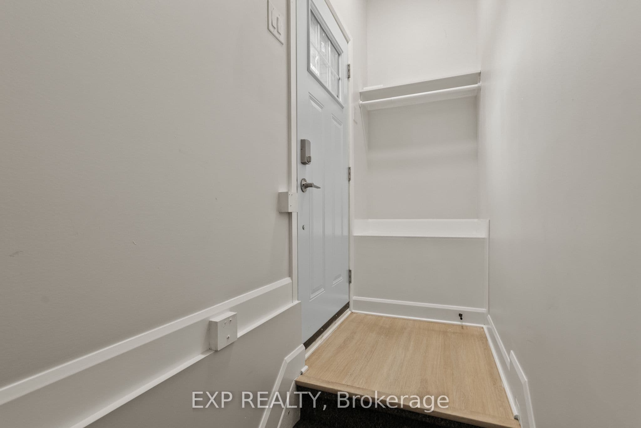 2393 Sheldon Avenue photo 1