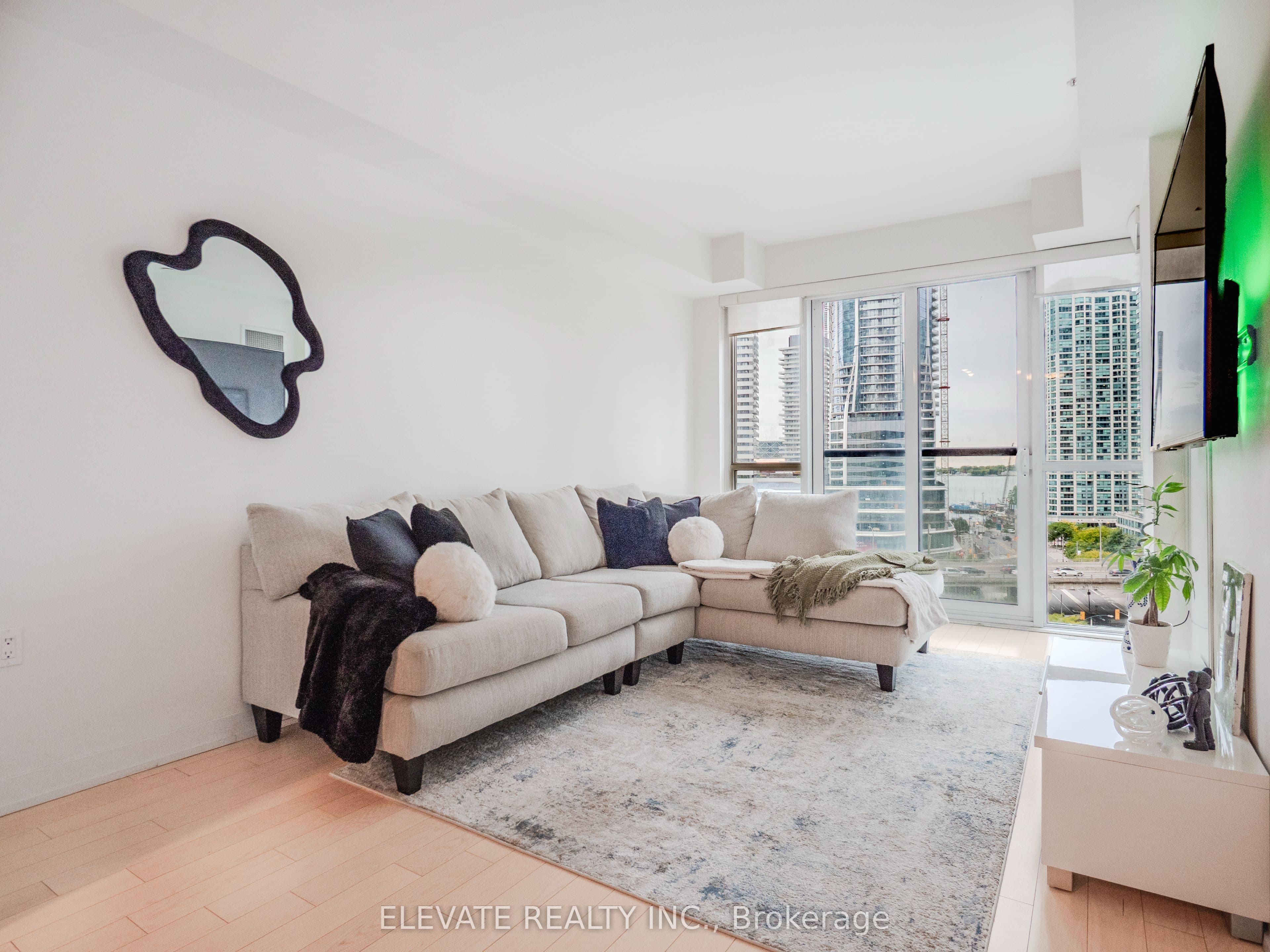 Unit 1009 1 The Esplanade N/A photo 1