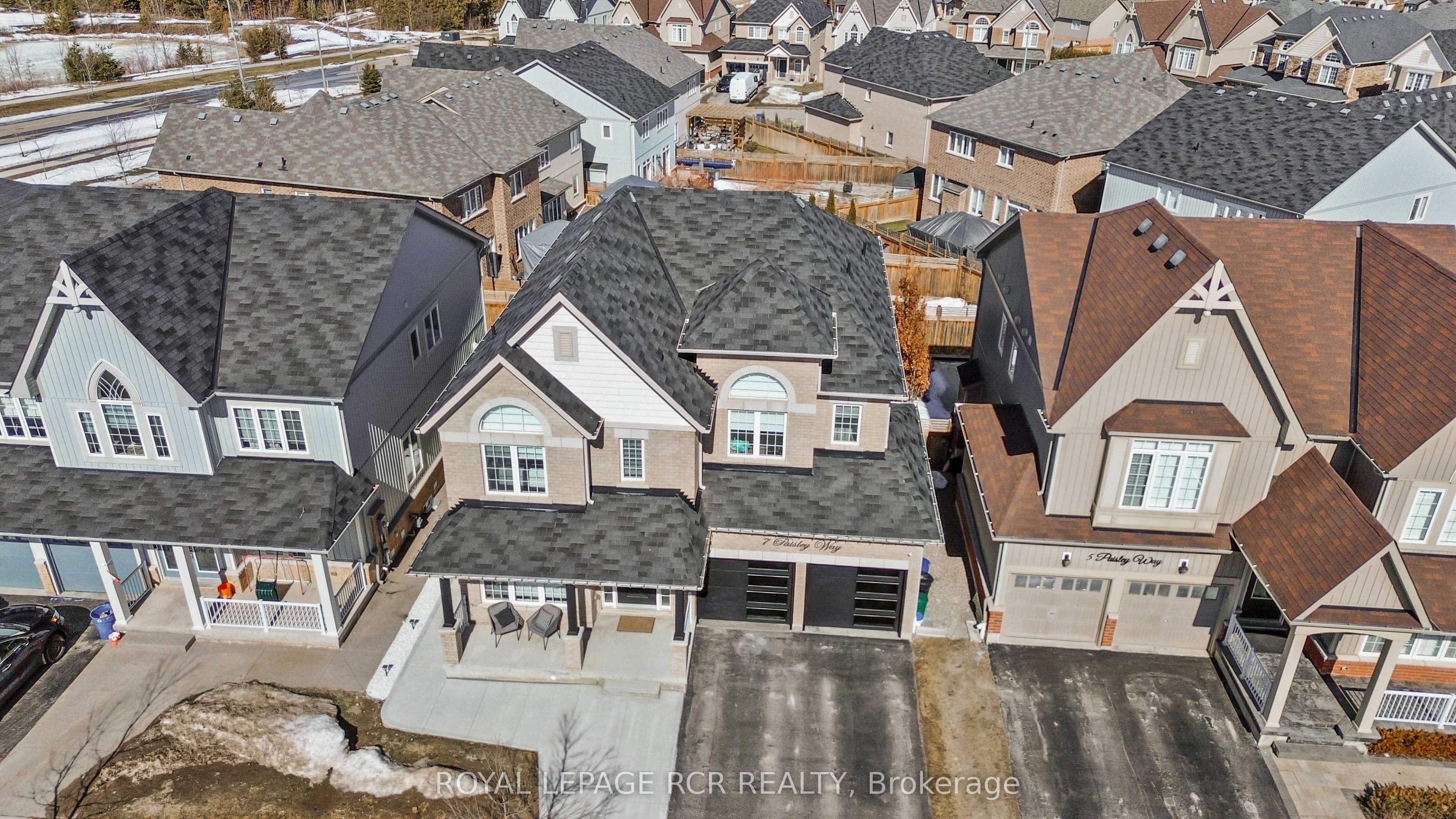 7 Paisley Way photo 1