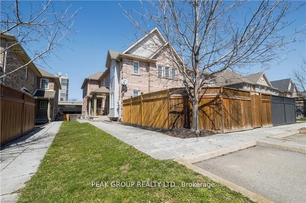 9 FLYNN Court photo 1