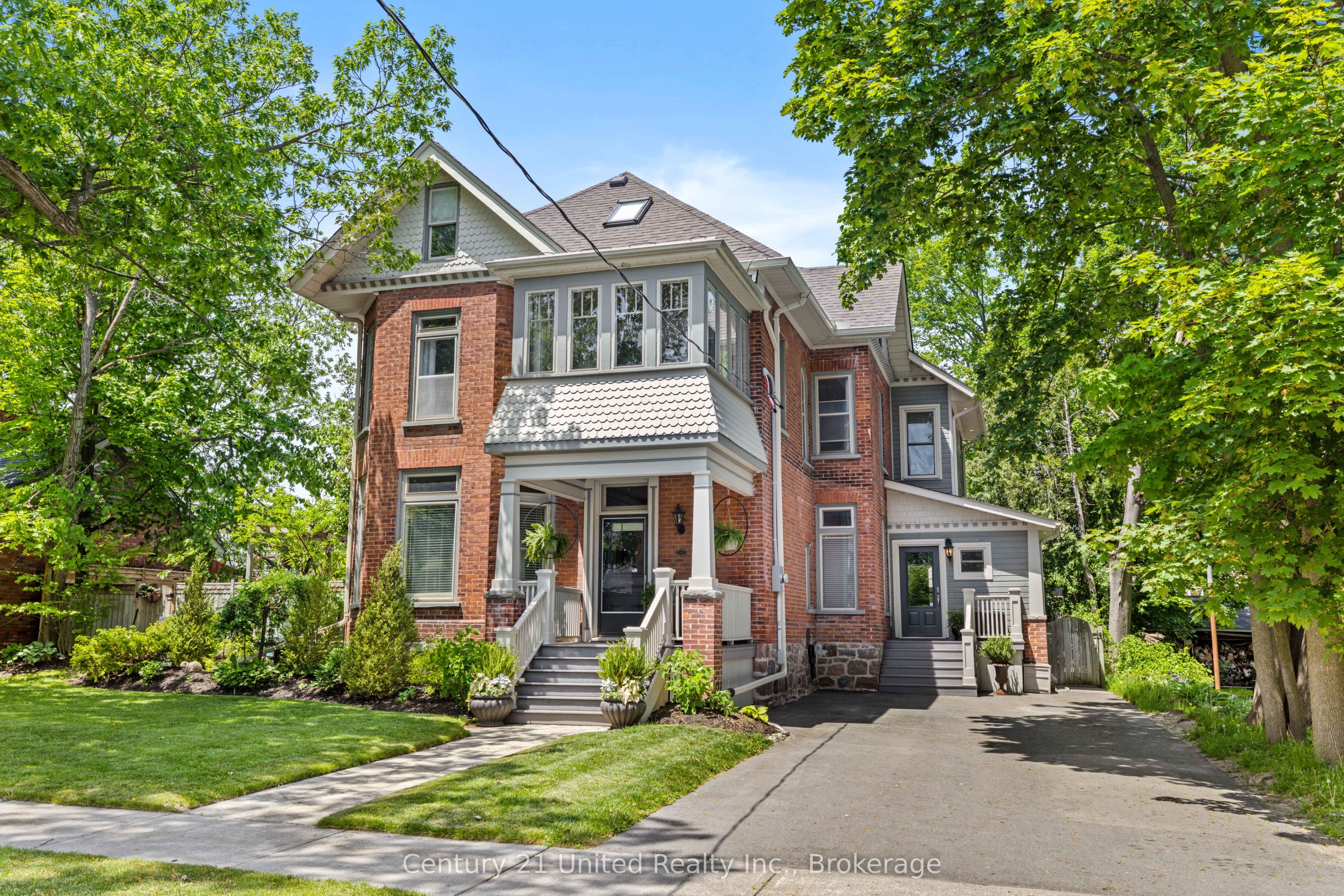 186 Aberdeen Avenue photo 1