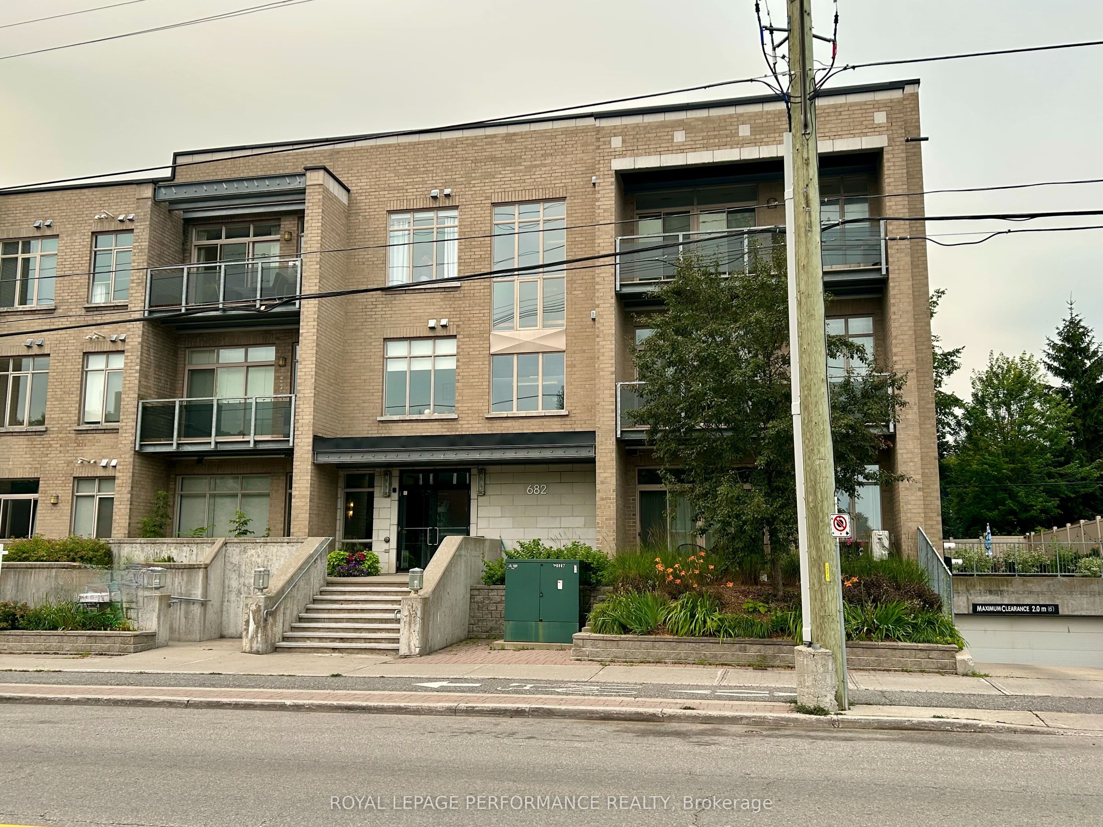 Unit 201 682 Churchill Avenue photo 1
