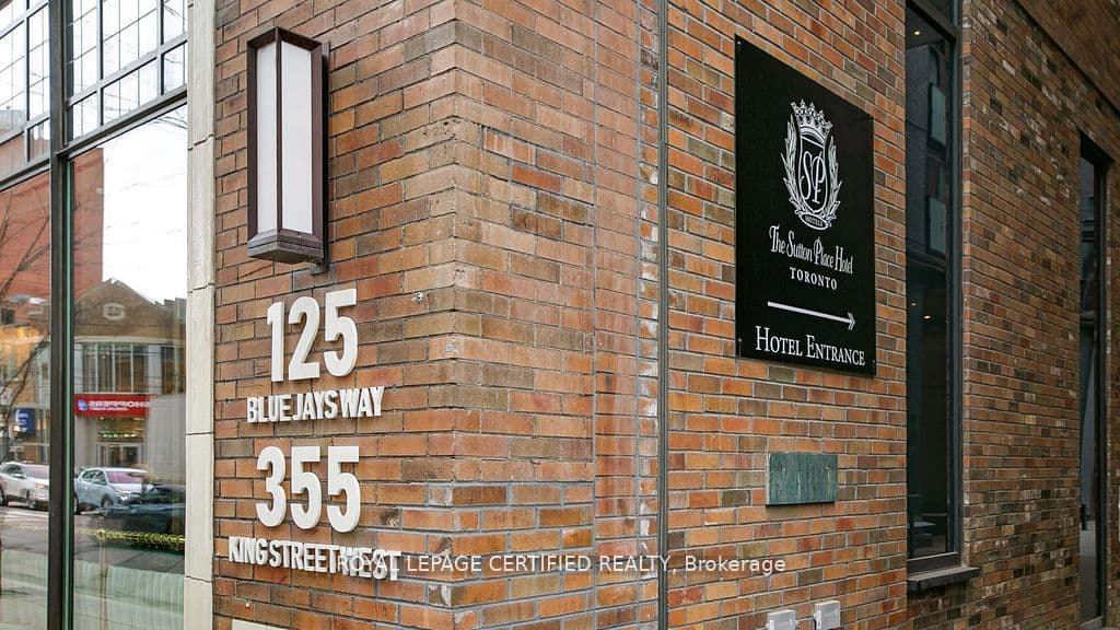 Unit 1905 125 Blue Jays Way photo 1