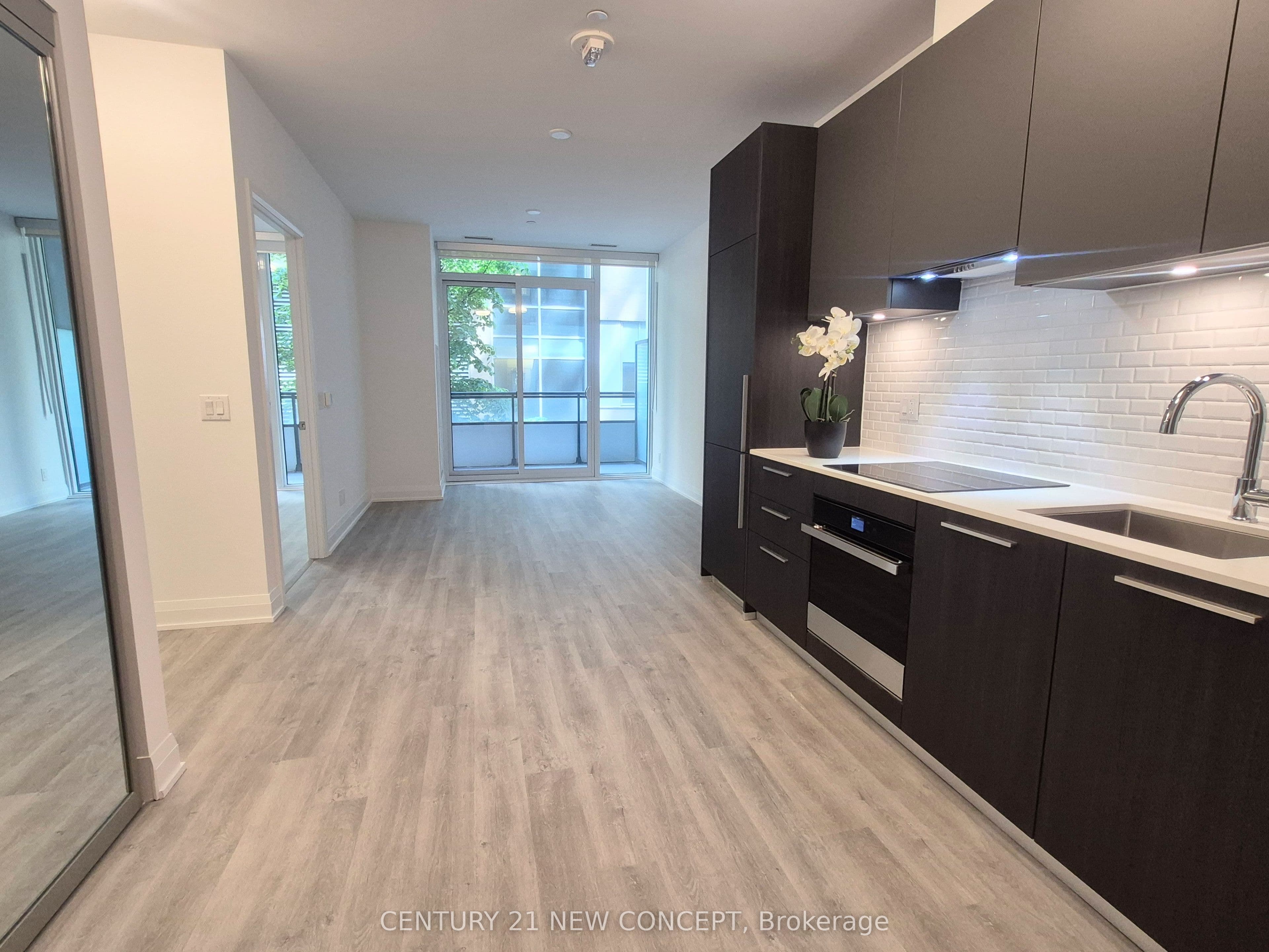 Unit 209 65 Broadway Avenue photo 1