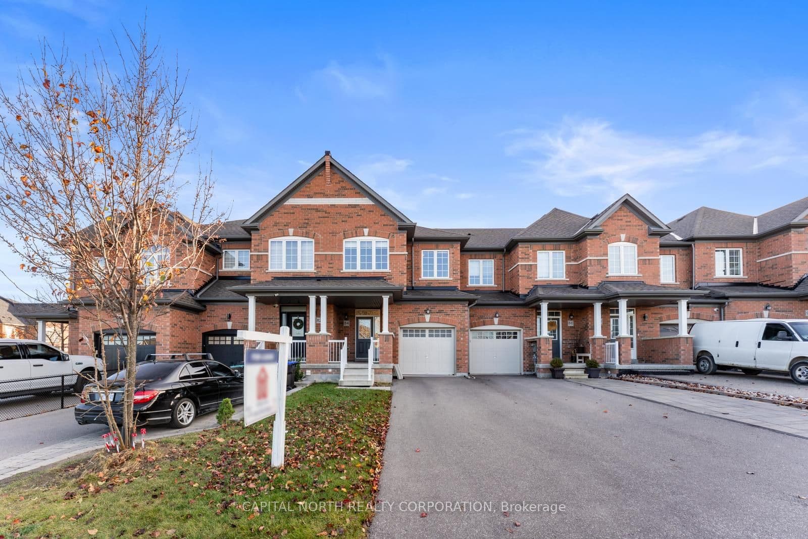 84 Fortis Crescent photo 1