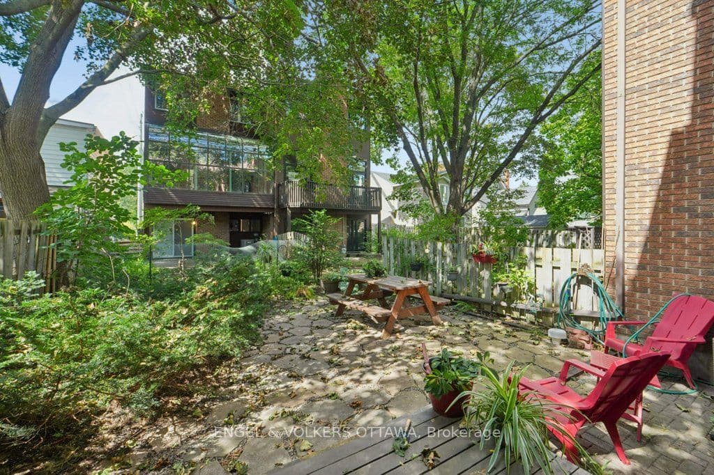Unit 4 535 Hilson Avenue photo 1