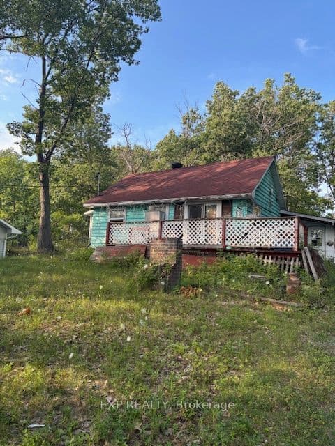 1111 Bayview Avenue photo 1