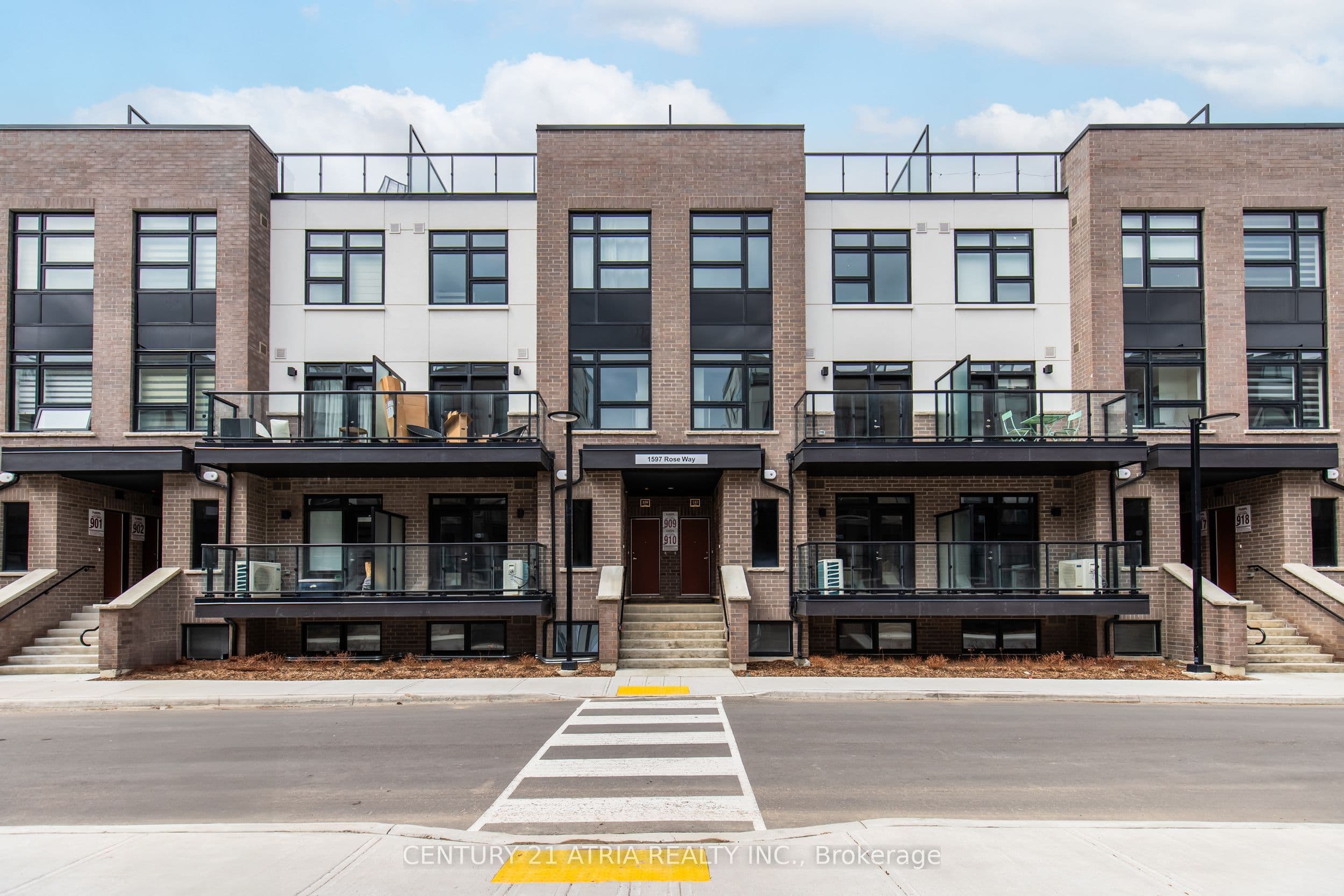 Unit 112 1597 Rose Way photo 1