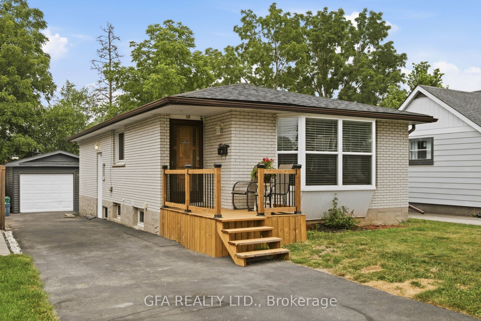 13 Mercer Road photo 1