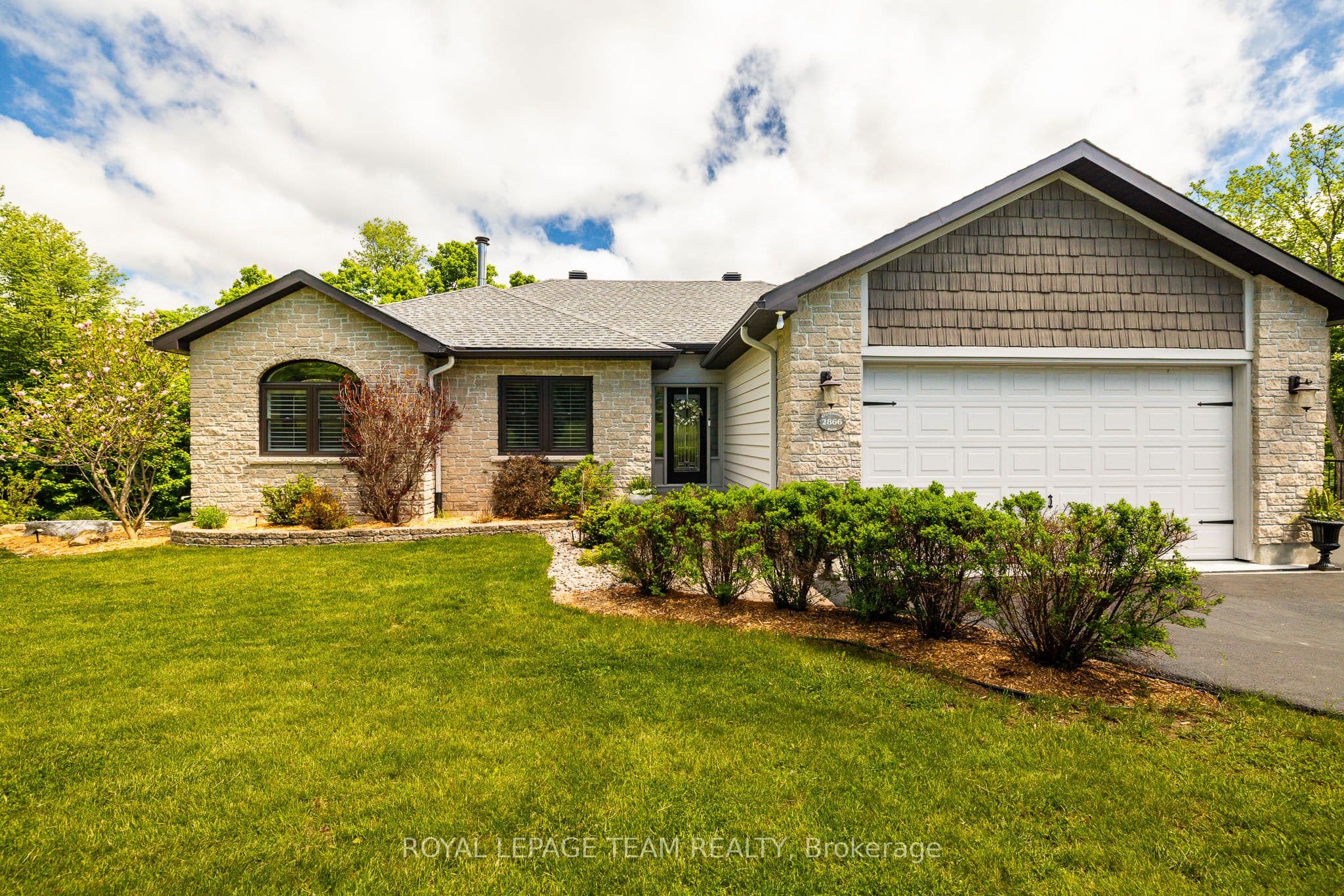2866 Stonebridge Road photo 1