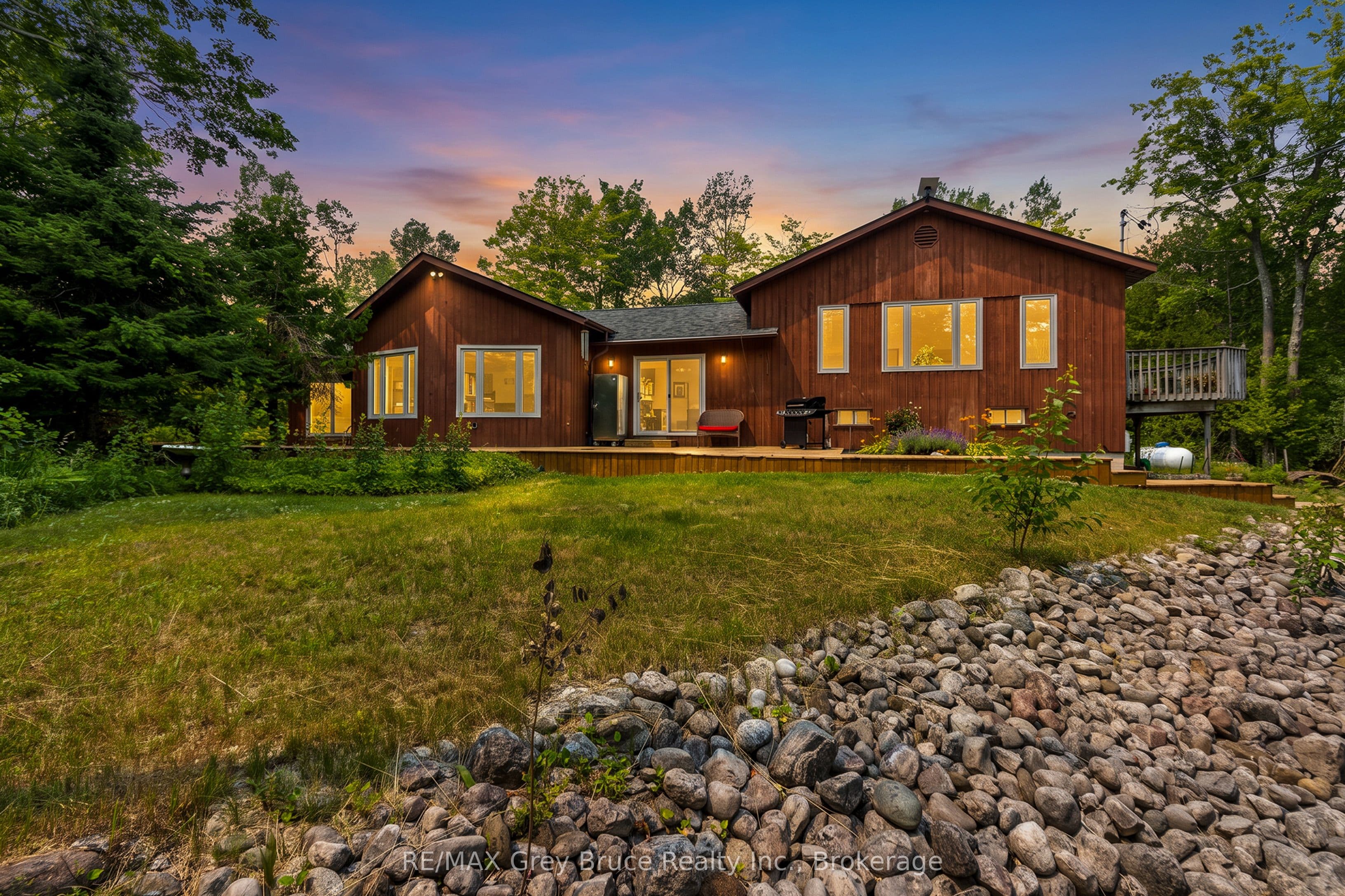 479 DYERS BAY Road photo 1