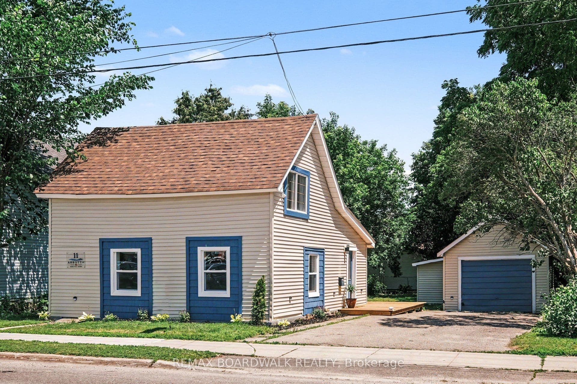 11 Abbott Street photo 1