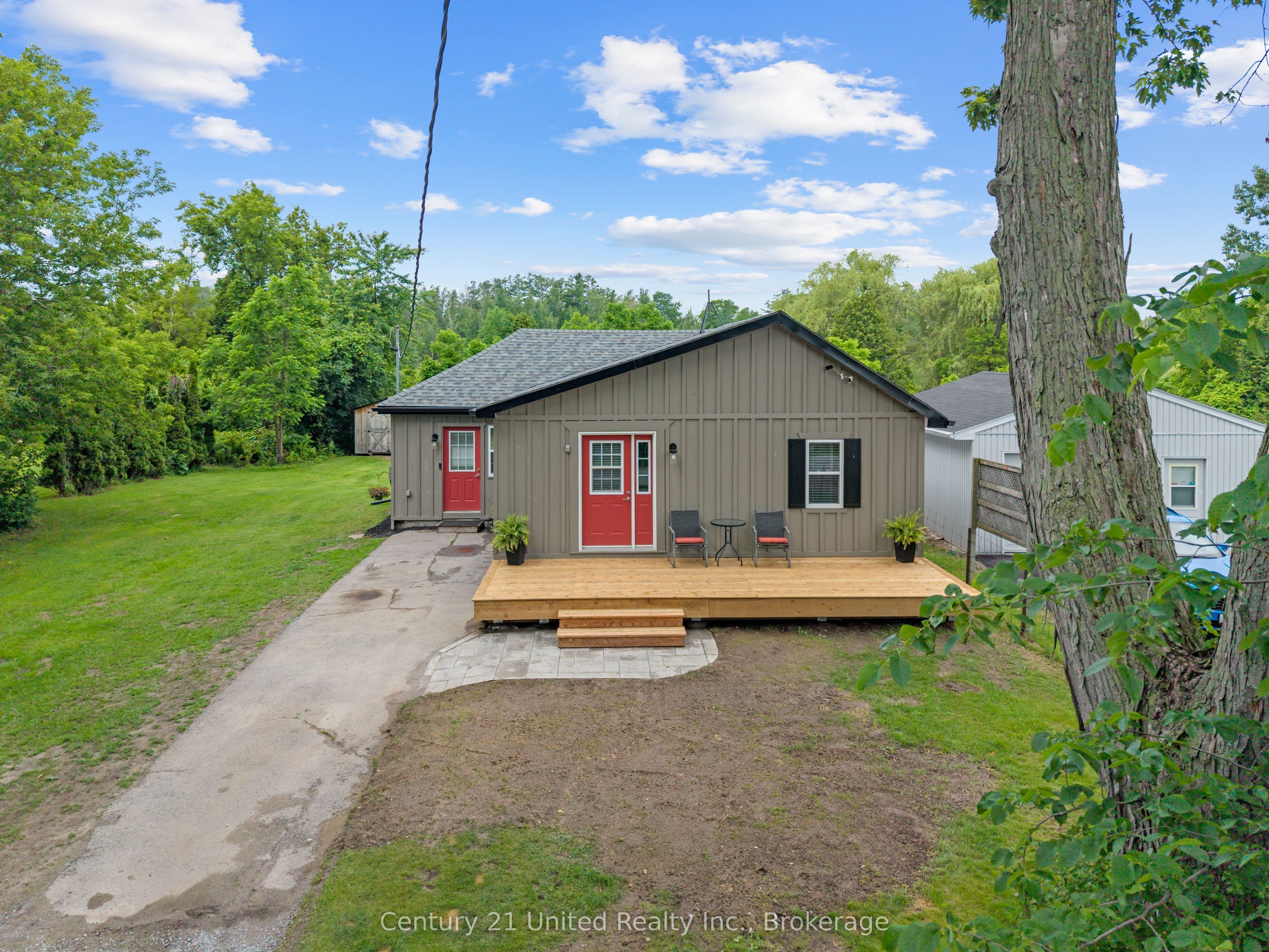 5402 Young Street photo 1