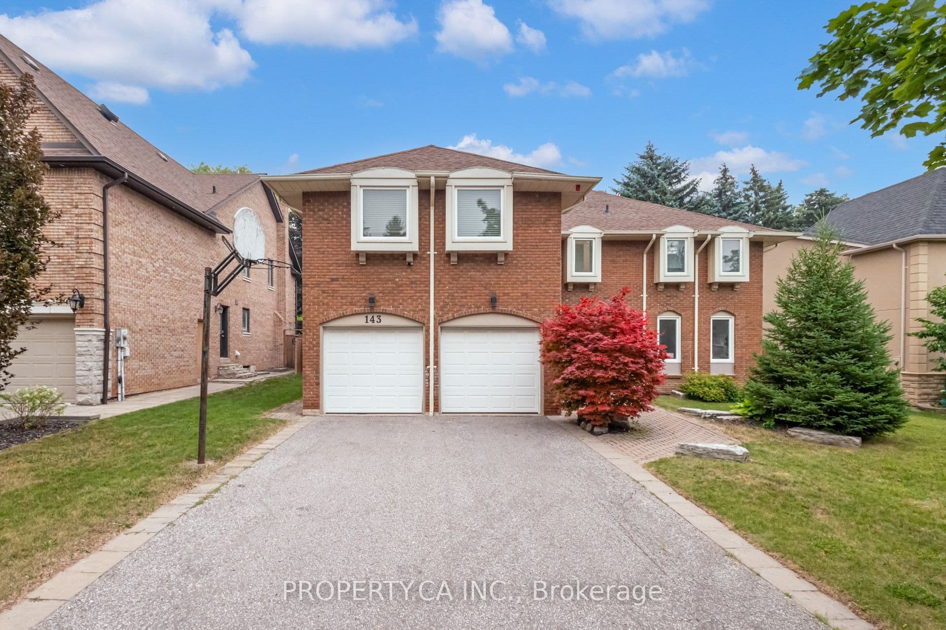143 Cambridge Crescent photo 1