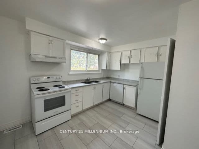 Unit Upper 30 Kenilworth Road photo 1