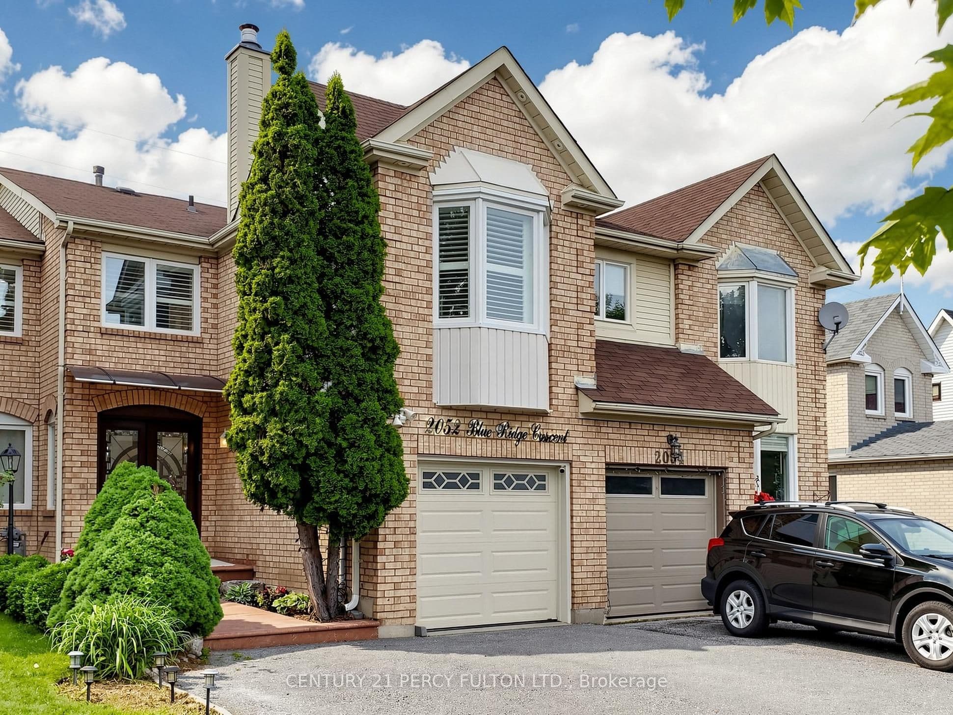 2052 Blue Ridge Crescent photo 1