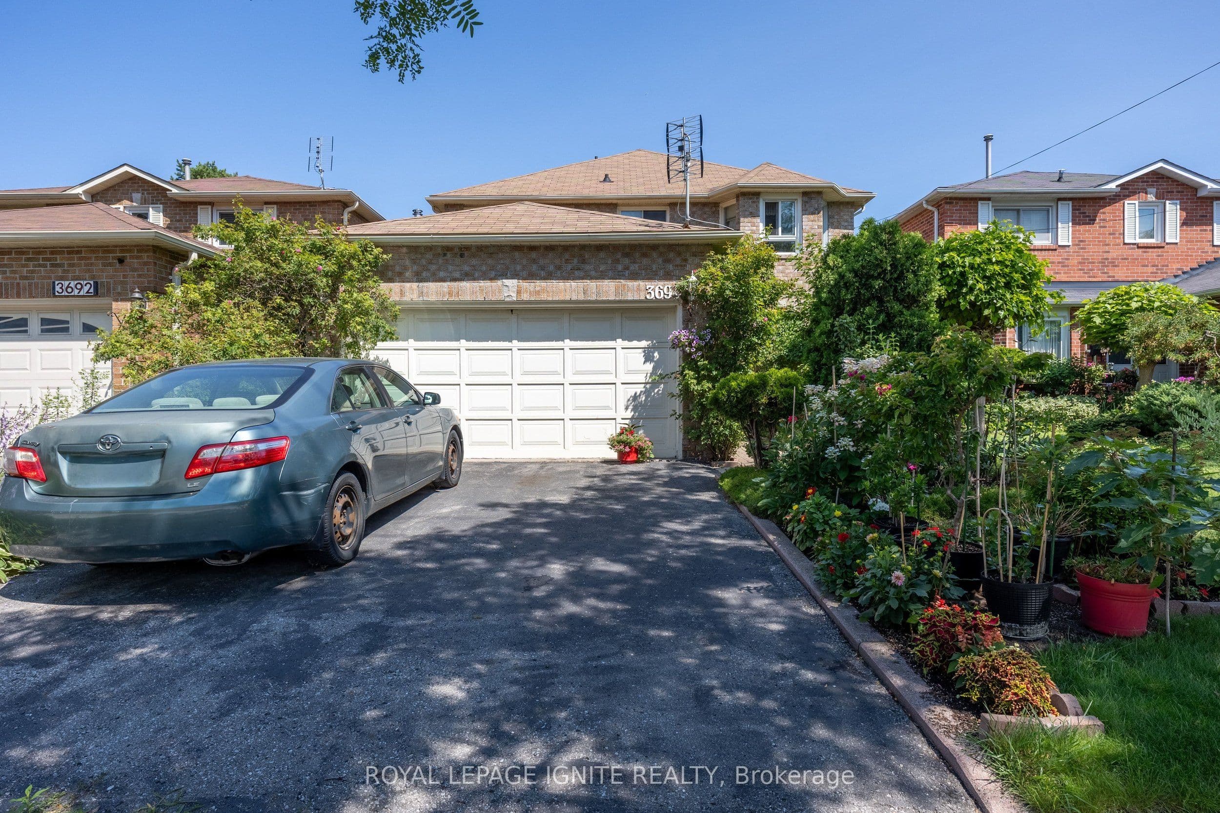 3694 Ellesmere Road photo 1