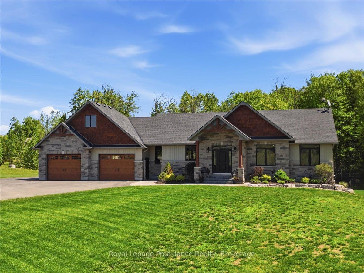 63 Hiddenvalley Drive photo 1