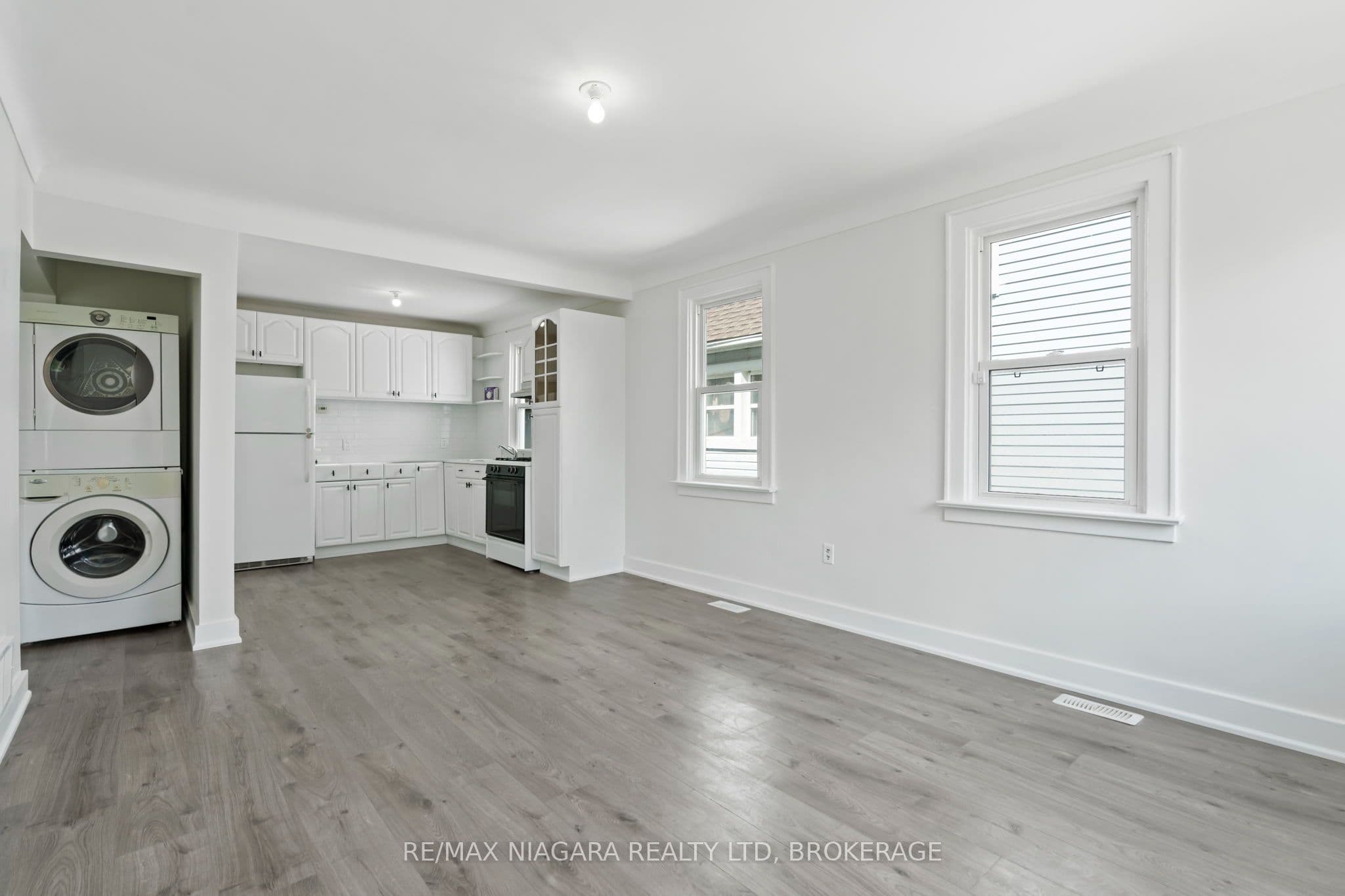 Unit (main level) 9 Prince Street photo 1