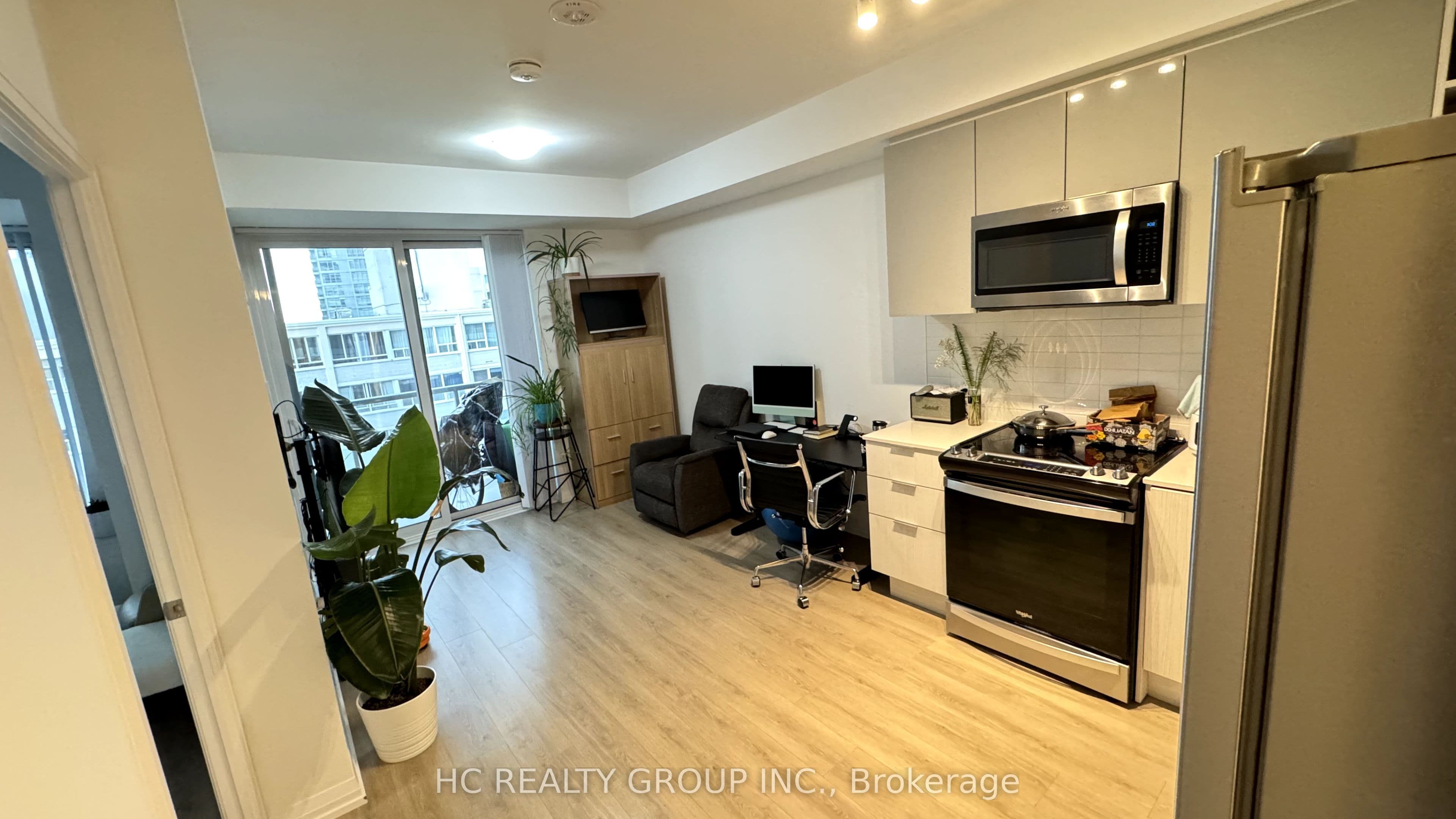 Unit 1213 50 dunfield Avenue photo 1