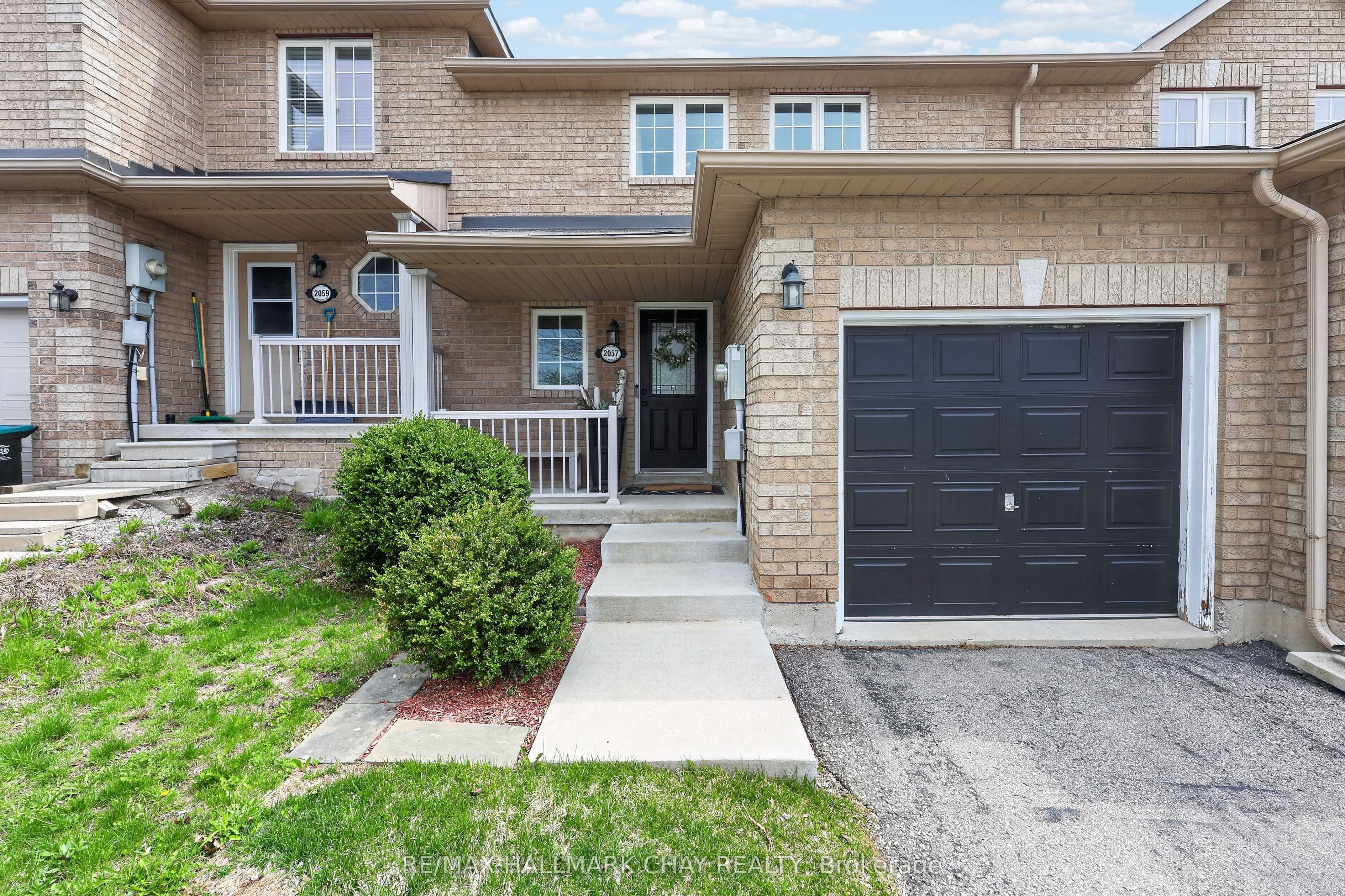 2057 Osbond Road photo 1