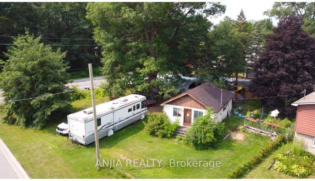 2 Oak Avenue photo 1